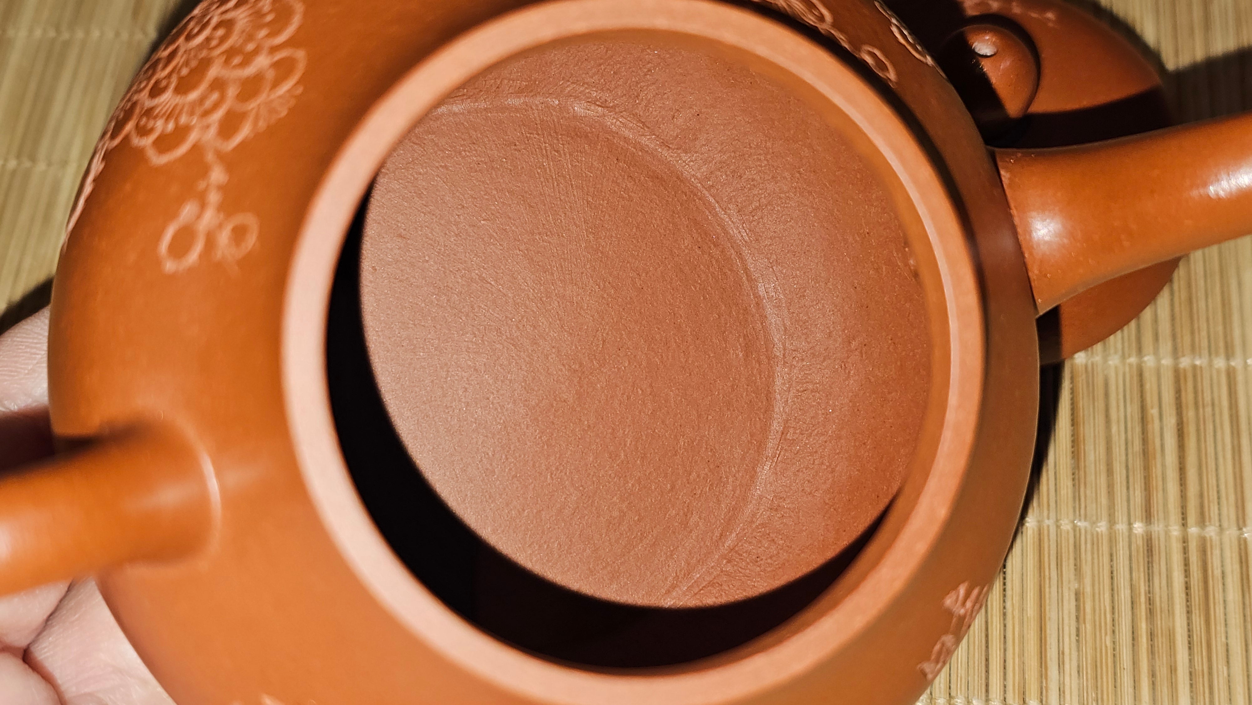 Li Xing 梨形, 171.5ml, Xiao Mei Yao Zhu Ni 小煤窑朱泥 by our Collaborative Craftsman Zhai Yi Yao 翟一耀。Plum Blossoms Engraving 梅花刻绘, 与 "暗香疏影" by Craftsman Yi De Shu 一德书。~ Congratulations to Mr E.P., 1826hrs 10th Apr, Holyoke, MA.