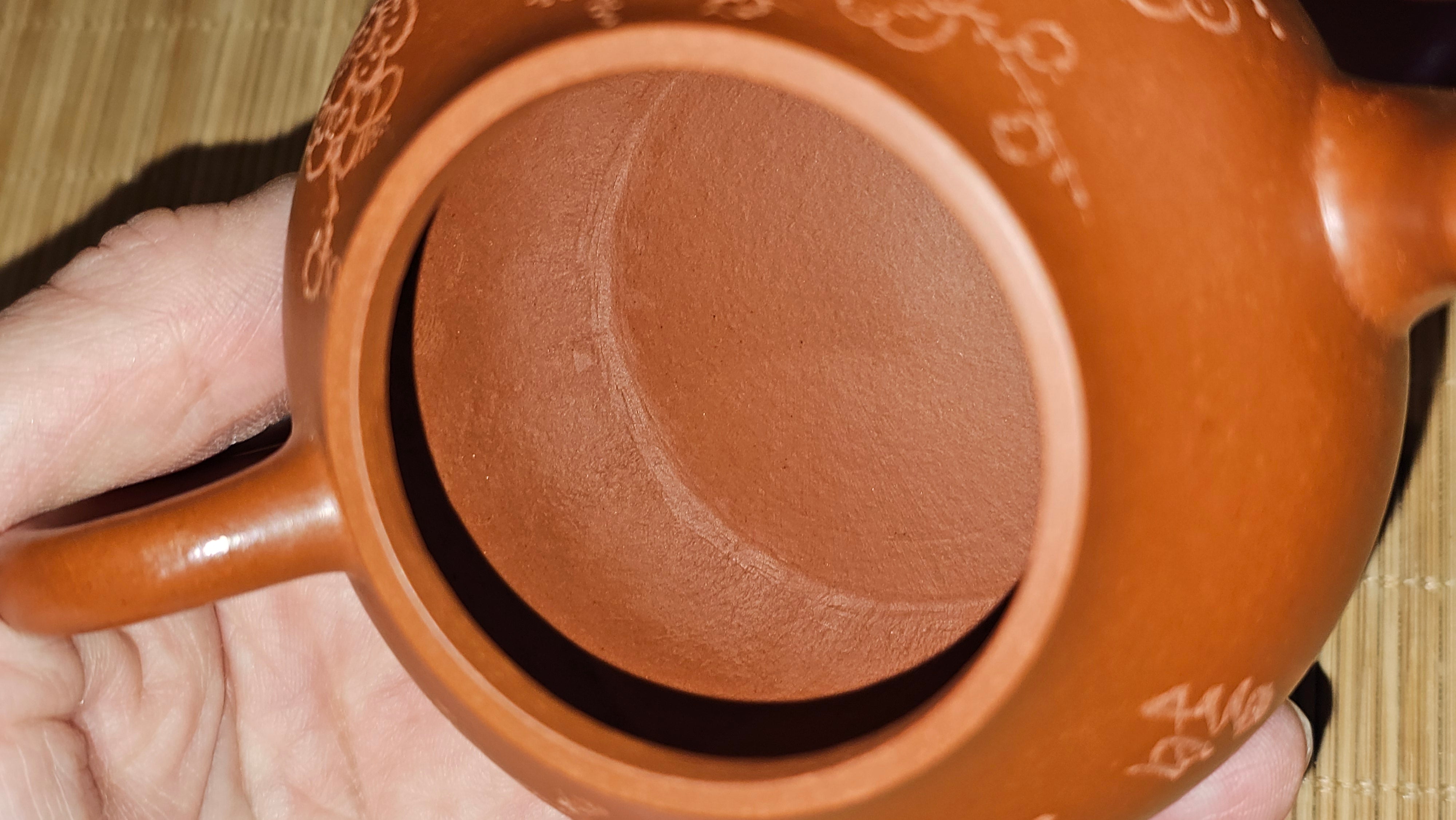 Li Xing 梨形, 171.5ml, Xiao Mei Yao Zhu Ni 小煤窑朱泥 by our Collaborative Craftsman Zhai Yi Yao 翟一耀。Plum Blossoms Engraving 梅花刻绘, 与 "暗香疏影" by Craftsman Yi De Shu 一德书。~ Congratulations to Mr E.P., 1826hrs 10th Apr, Holyoke, MA.