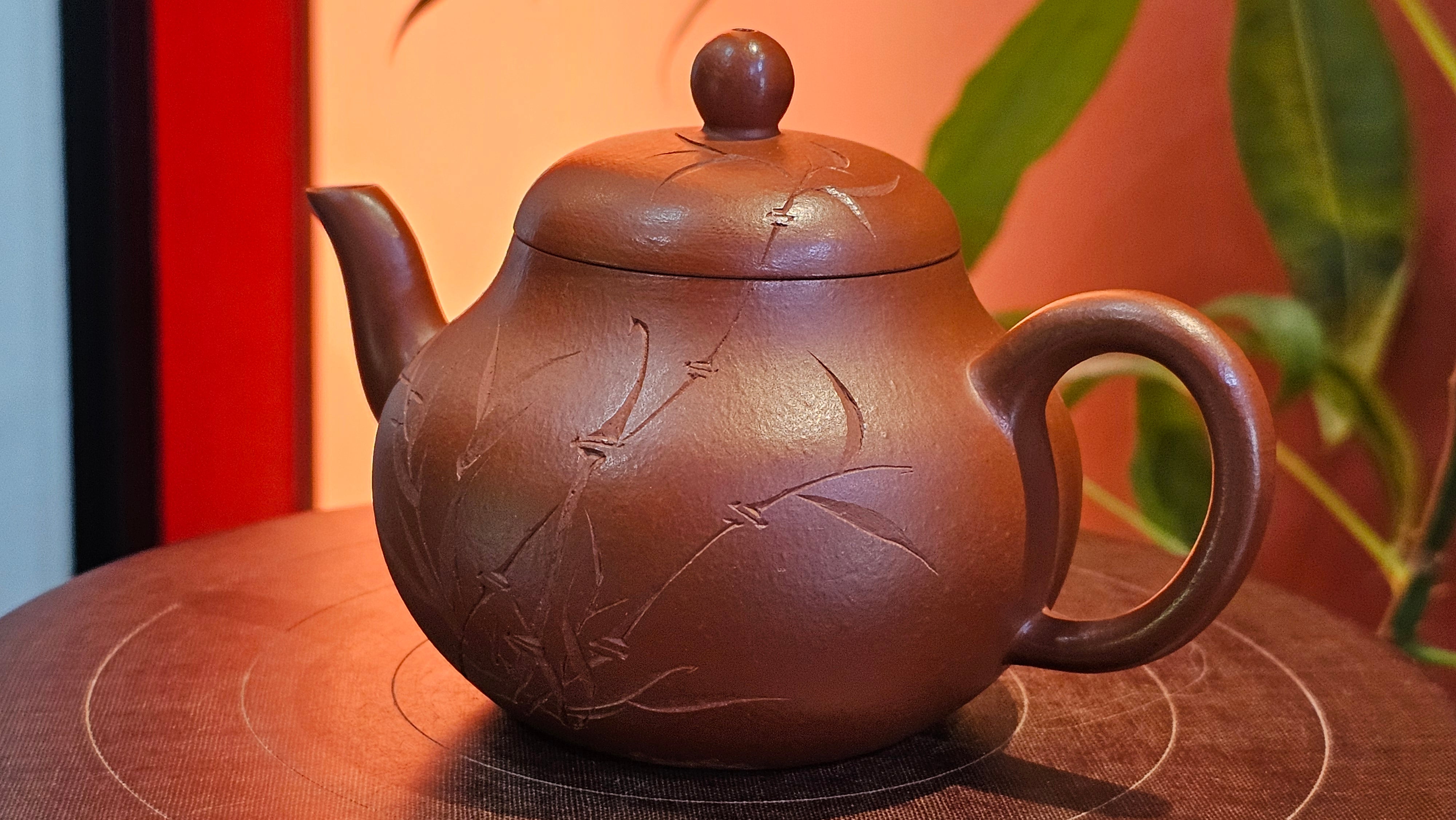 Li Xing 梨形, 166.5ml, Xiao Mei Yao Zhu Ni 小煤窑朱泥 by our Collaborative Craftsman Zhai Yi Yao 翟一耀。"竹韵茶香", 竹刻绘, Engraving of Bamboos and Calligraphy, by Craftsman Yi De Shu 一德书 ~ Congratulations to Mr R.V., 1054hrs 12th Apr, Garden Grove, CA.