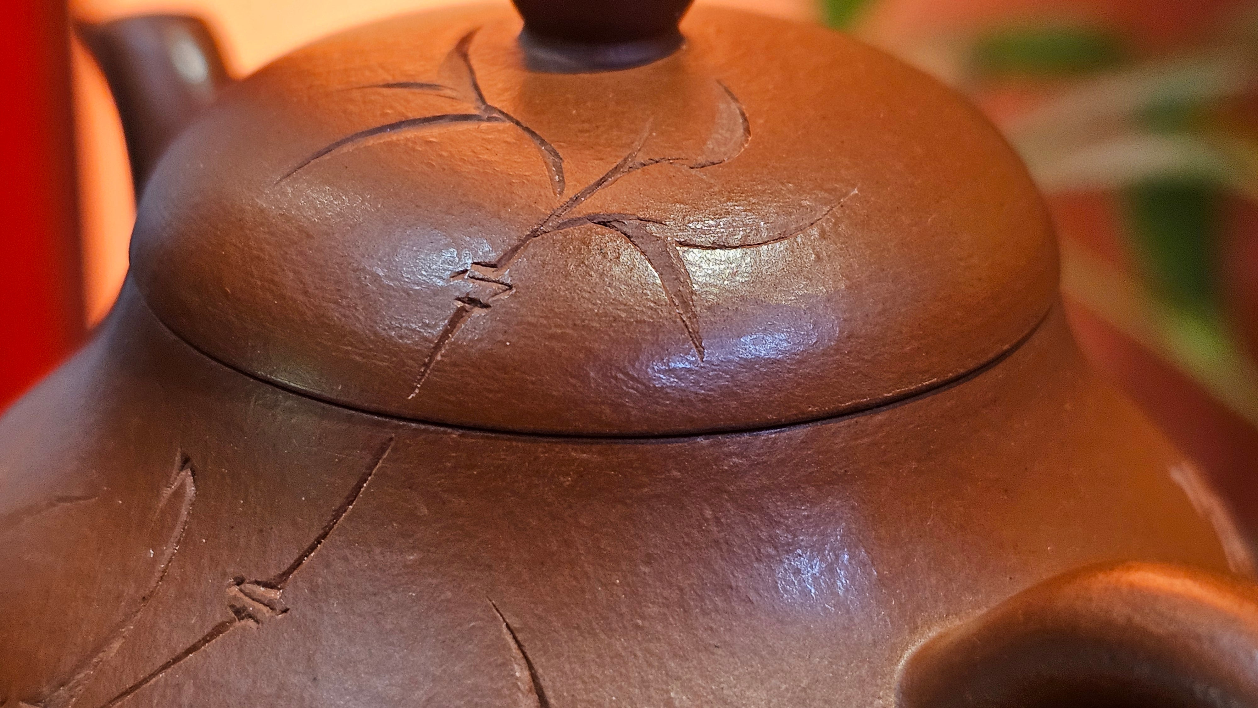 Li Xing 梨形, 166.5ml, Xiao Mei Yao Zhu Ni 小煤窑朱泥 by our Collaborative Craftsman Zhai Yi Yao 翟一耀。"竹韵茶香", 竹刻绘, Engraving of Bamboos and Calligraphy, by Craftsman Yi De Shu 一德书 ~ Congratulations to Mr R.V., 1054hrs 12th Apr, Garden Grove, CA.