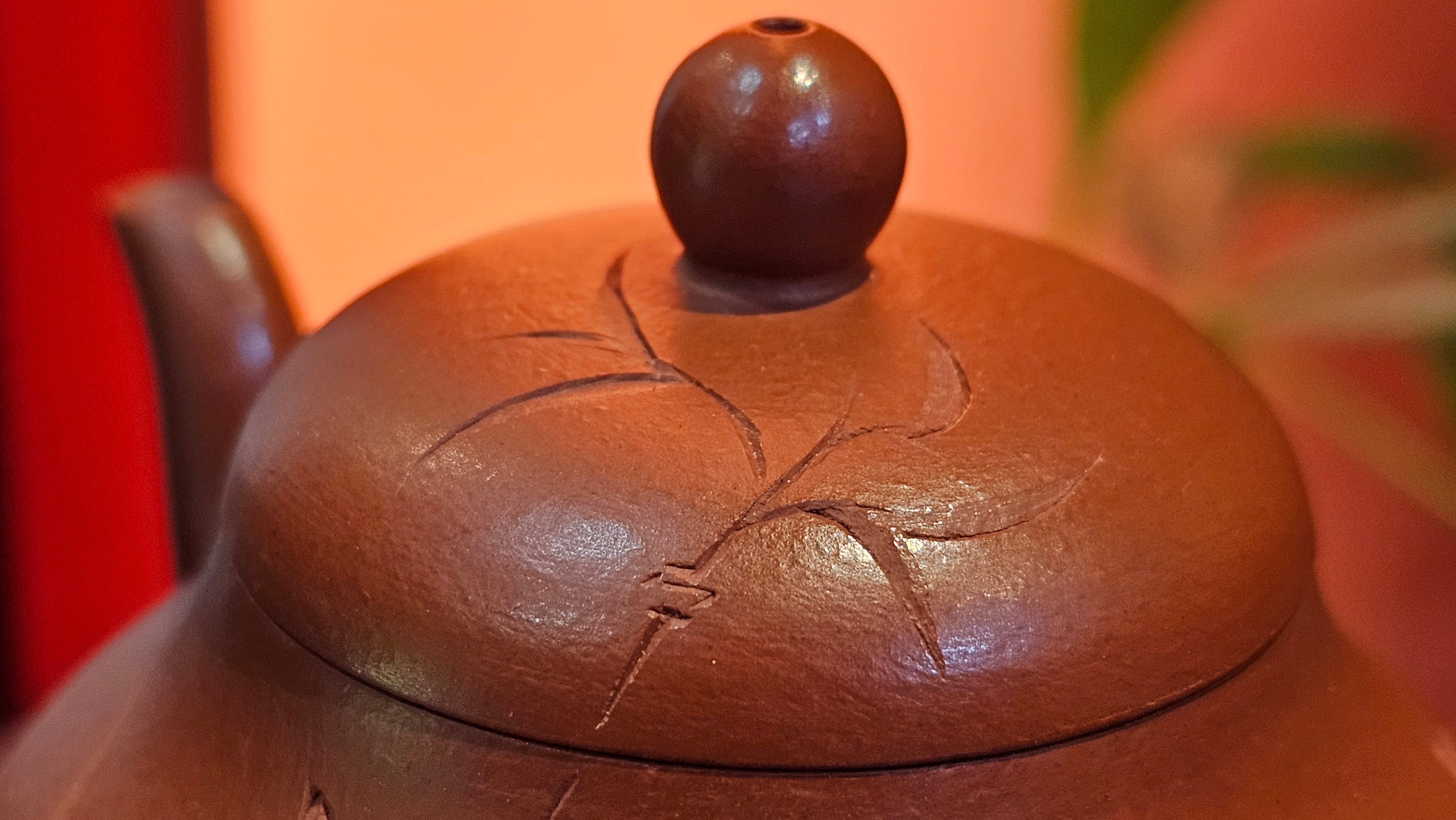 Li Xing 梨形, 166.5ml, Xiao Mei Yao Zhu Ni 小煤窑朱泥 by our Collaborative Craftsman Zhai Yi Yao 翟一耀。"竹韵茶香", 竹刻绘, Engraving of Bamboos and Calligraphy, by Craftsman Yi De Shu 一德书 ~ Congratulations to Mr R.V., 1054hrs 12th Apr, Garden Grove, CA.