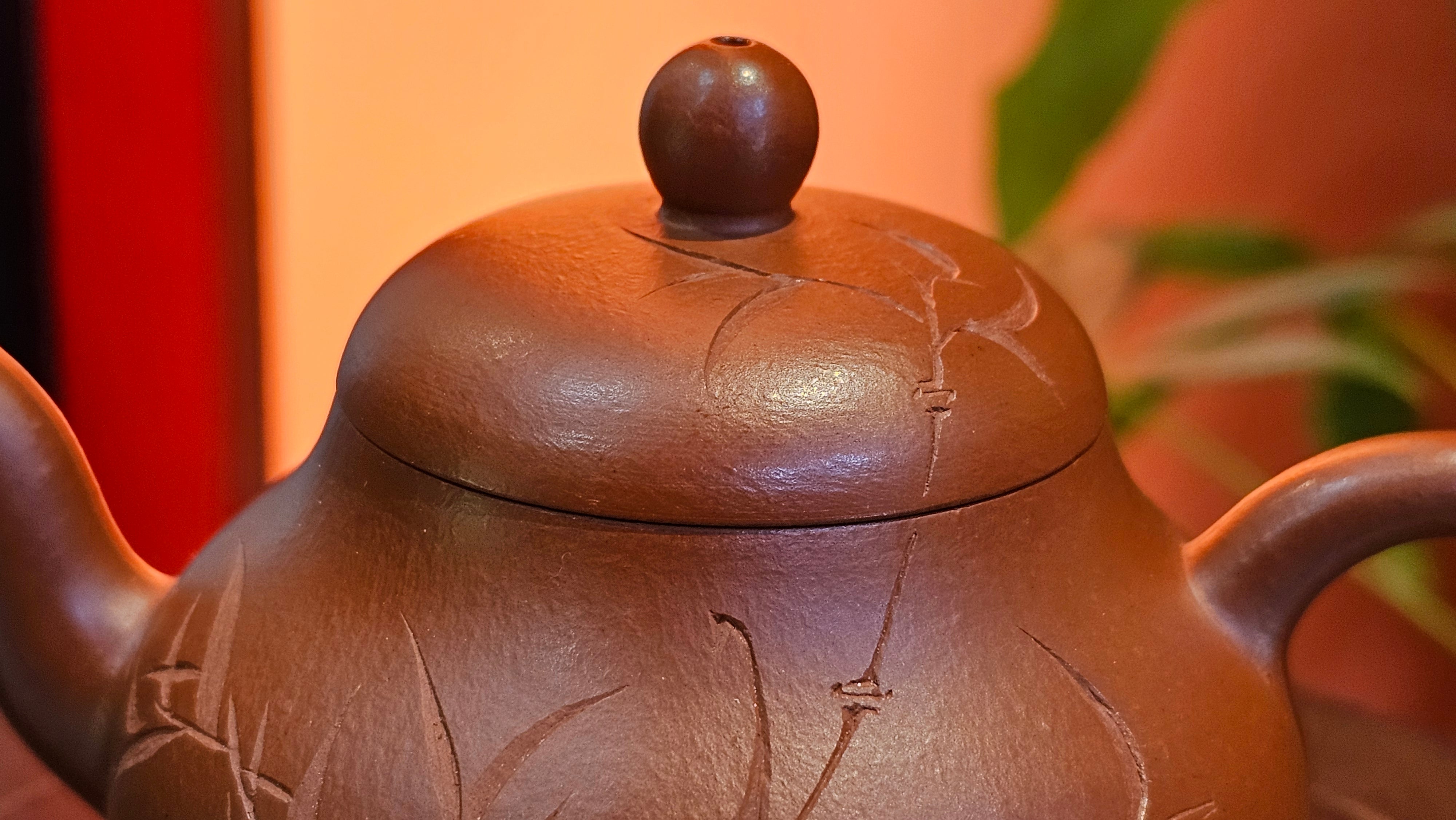 Li Xing 梨形, 166.5ml, Xiao Mei Yao Zhu Ni 小煤窑朱泥 by our Collaborative Craftsman Zhai Yi Yao 翟一耀。"竹韵茶香", 竹刻绘, Engraving of Bamboos and Calligraphy, by Craftsman Yi De Shu 一德书 ~ Congratulations to Mr R.V., 1054hrs 12th Apr, Garden Grove, CA.