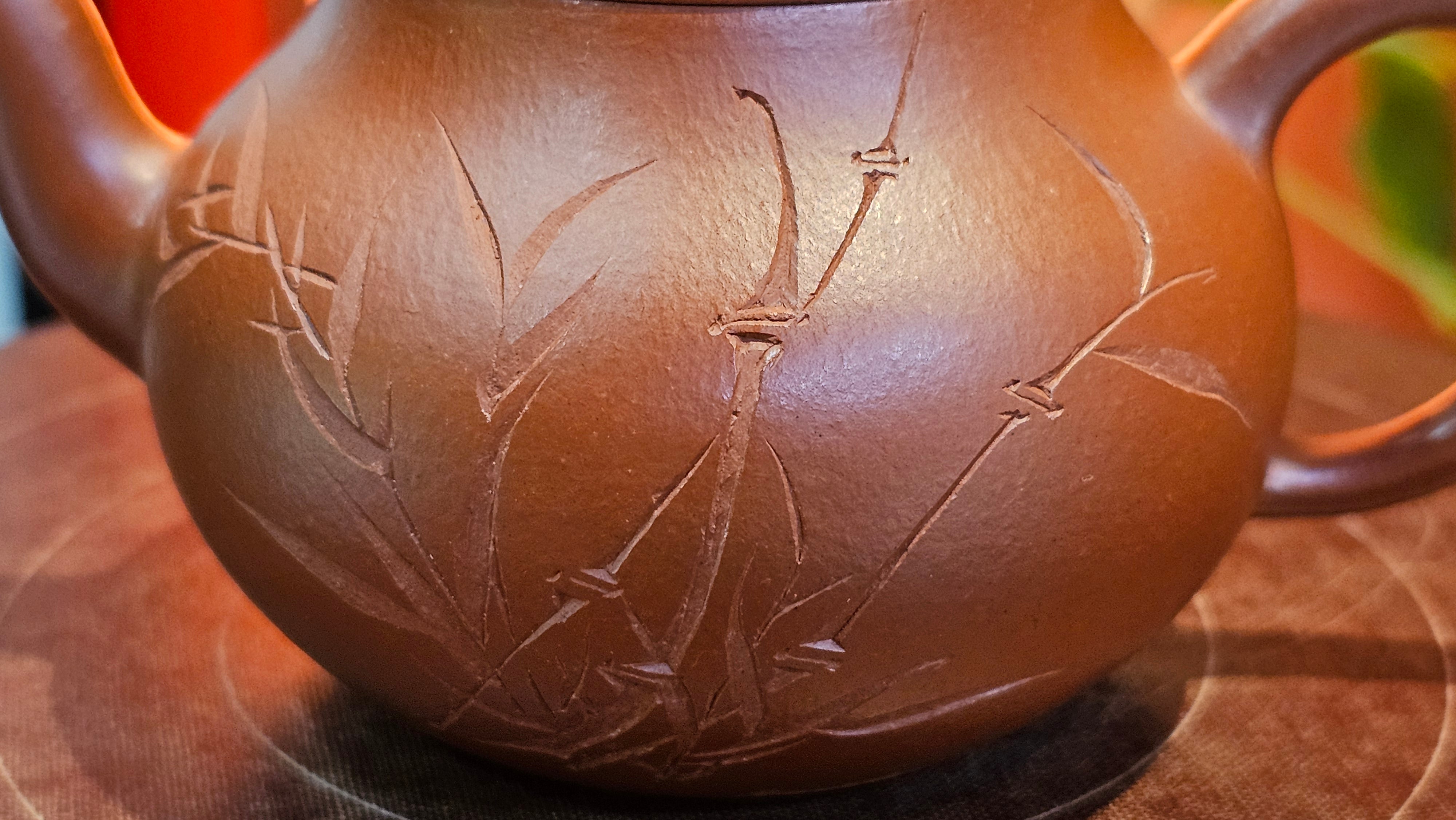 Li Xing 梨形, 166.5ml, Xiao Mei Yao Zhu Ni 小煤窑朱泥 by our Collaborative Craftsman Zhai Yi Yao 翟一耀。"竹韵茶香", 竹刻绘, Engraving of Bamboos and Calligraphy, by Craftsman Yi De Shu 一德书 ~ Congratulations to Mr R.V., 1054hrs 12th Apr, Garden Grove, CA.