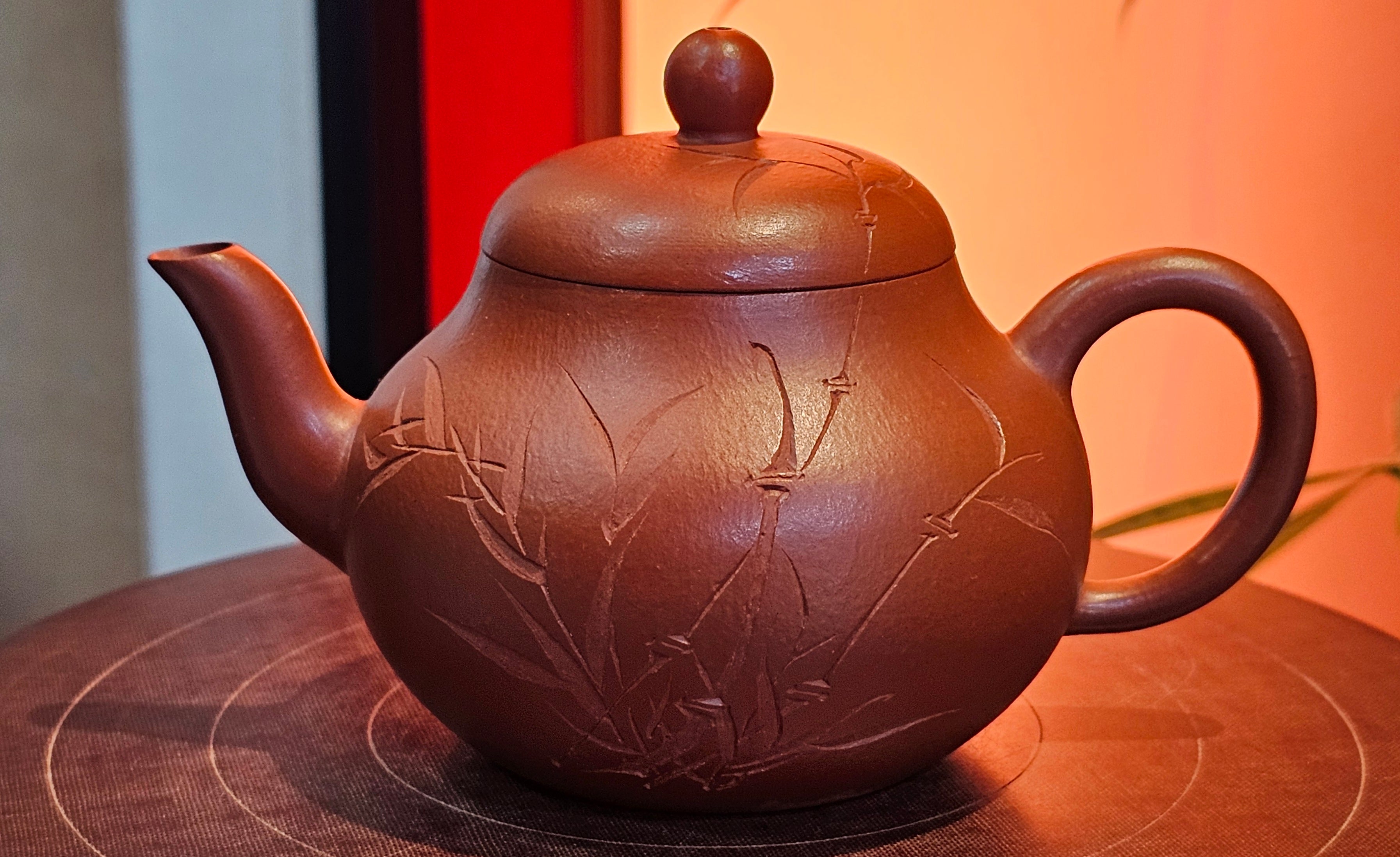 Li Xing 梨形, 166.5ml, Xiao Mei Yao Zhu Ni 小煤窑朱泥 by our Collaborative Craftsman Zhai Yi Yao 翟一耀。"竹韵茶香", 竹刻绘, Engraving of Bamboos and Calligraphy, by Craftsman Yi De Shu 一德书 ~ Congratulations to Mr R.V., 1054hrs 12th Apr, Garden Grove, CA.