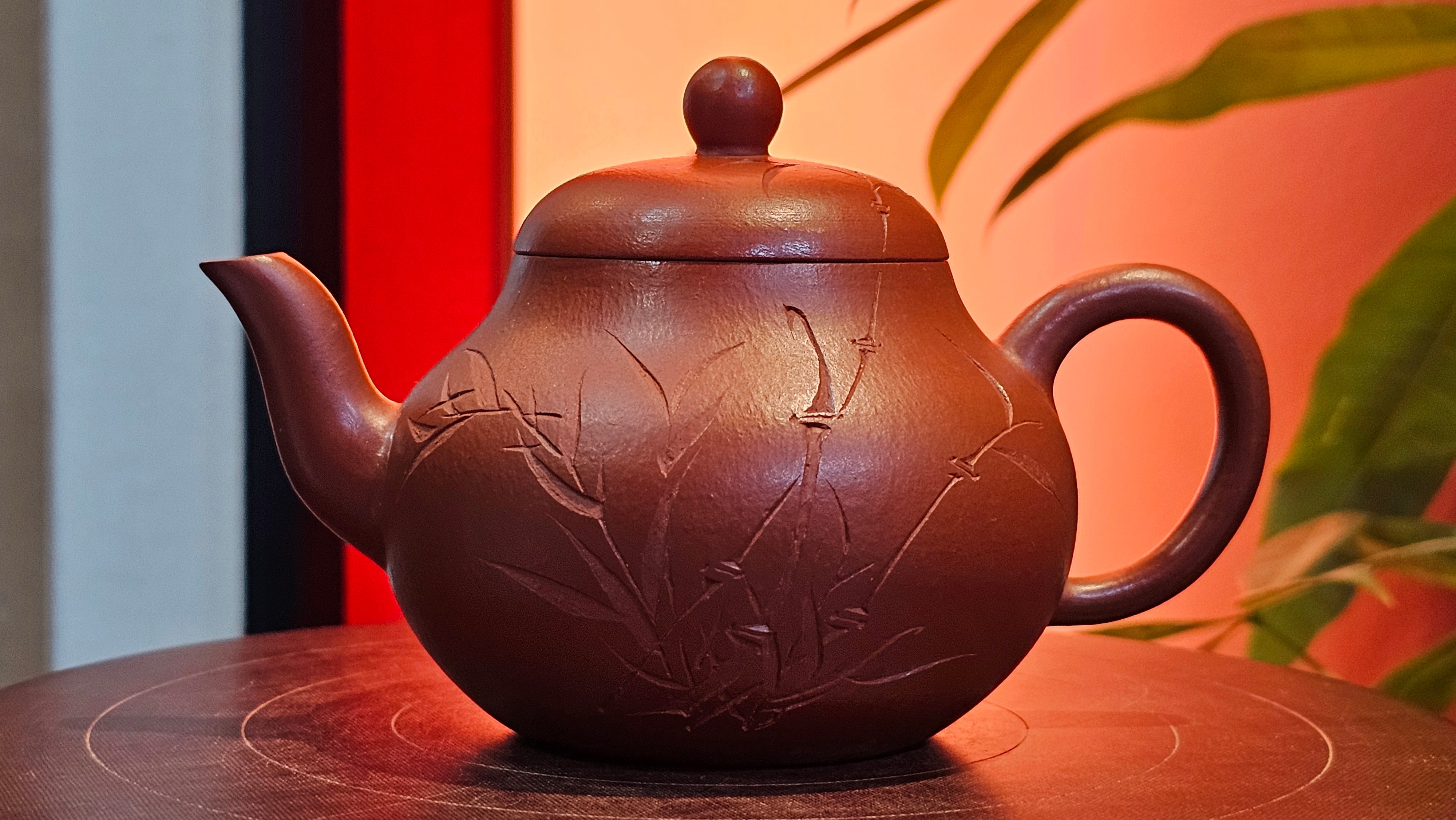 Li Xing 梨形, 166.5ml, Xiao Mei Yao Zhu Ni 小煤窑朱泥 by our Collaborative Craftsman Zhai Yi Yao 翟一耀。"竹韵茶香", 竹刻绘, Engraving of Bamboos and Calligraphy, by Craftsman Yi De Shu 一德书 ~ Congratulations to Mr R.V., 1054hrs 12th Apr, Garden Grove, CA.