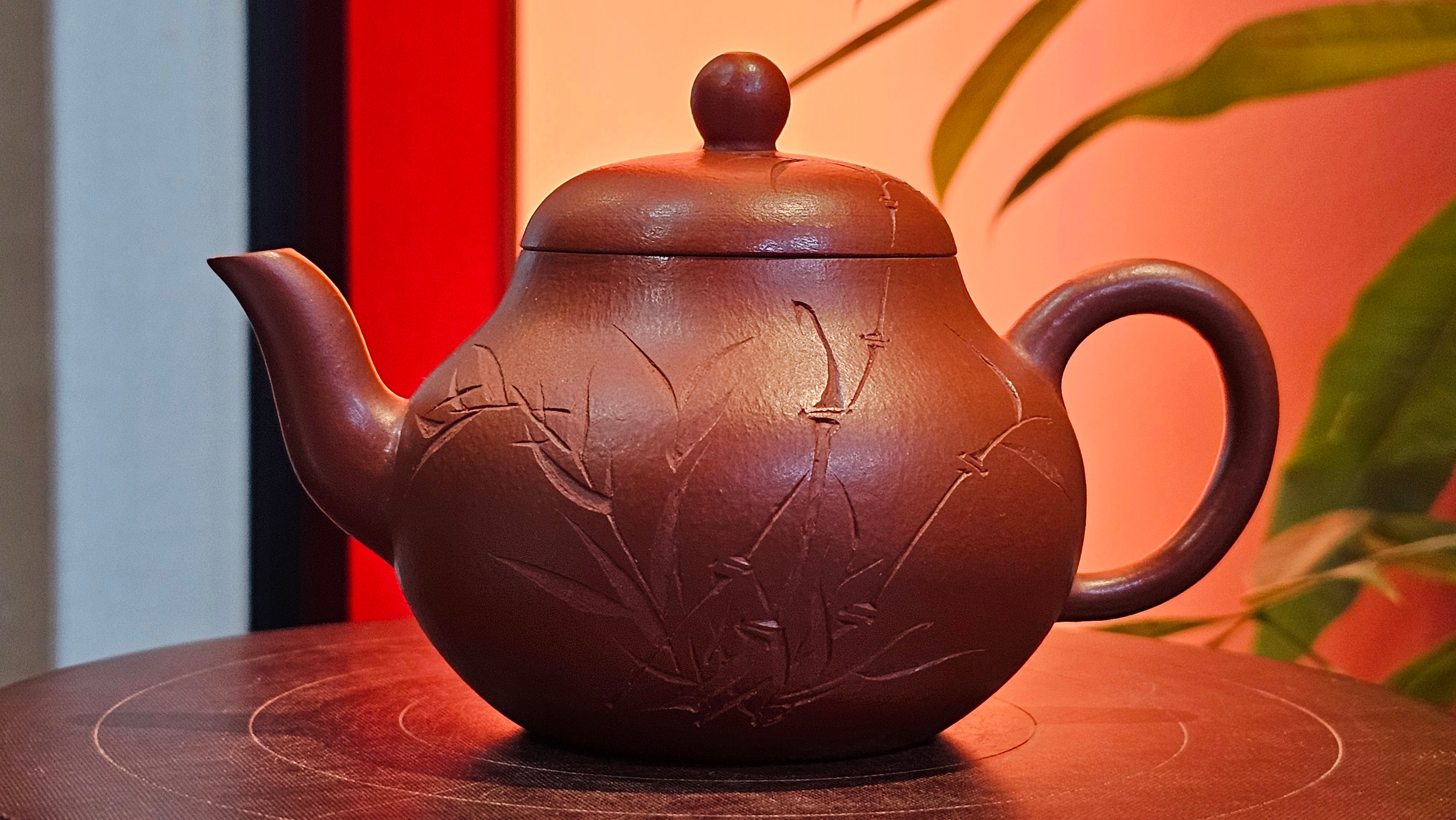 Li Xing 梨形, 166.5ml, Xiao Mei Yao Zhu Ni 小煤窑朱泥 by our Collaborative Craftsman Zhai Yi Yao 翟一耀。"竹韵茶香", 竹刻绘, Engraving of Bamboos and Calligraphy, by Craftsman Yi De Shu 一德书 ~ Congratulations to Mr R.V., 1054hrs 12th Apr, Garden Grove, CA.