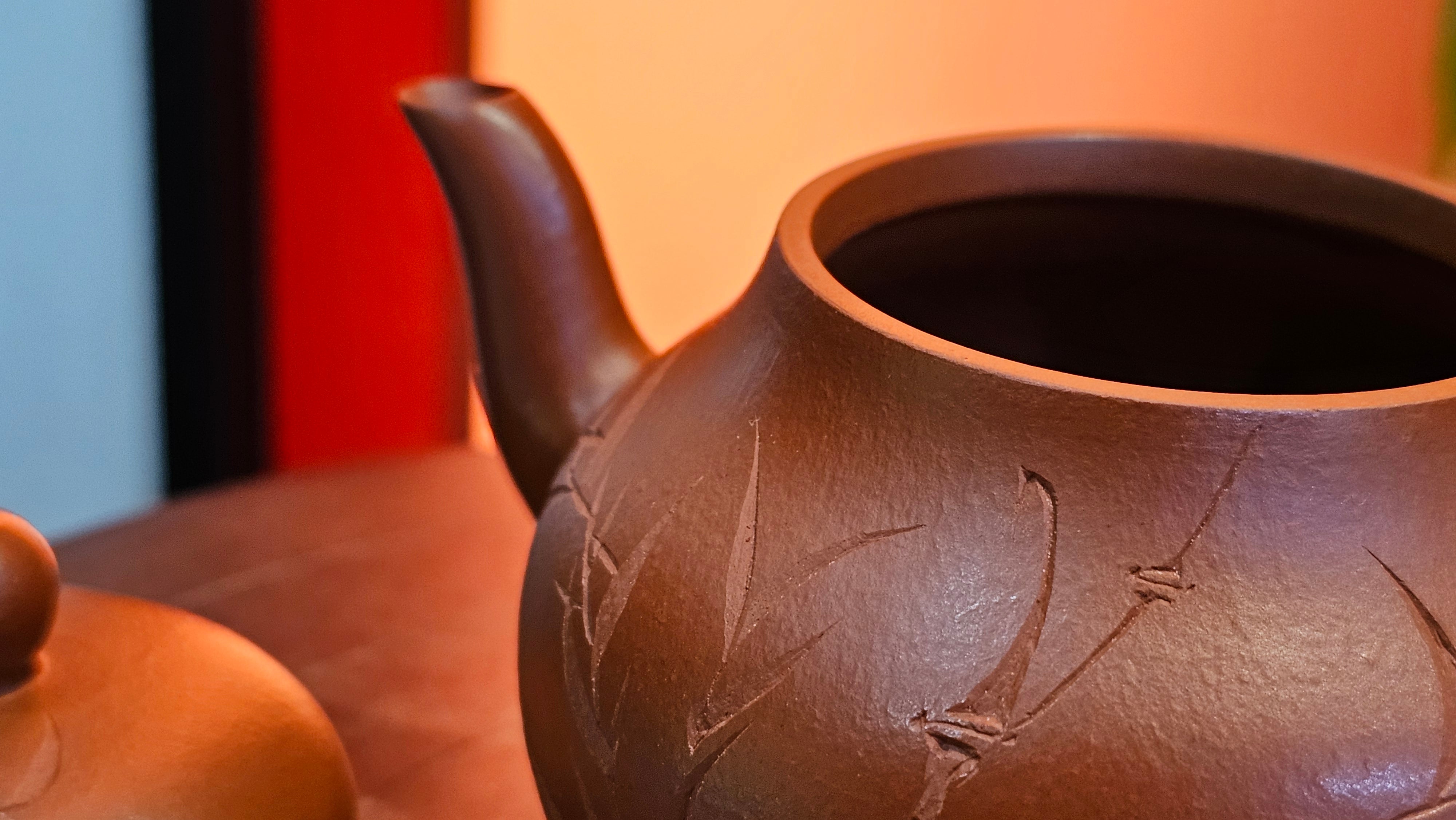 Li Xing 梨形, 166.5ml, Xiao Mei Yao Zhu Ni 小煤窑朱泥 by our Collaborative Craftsman Zhai Yi Yao 翟一耀。"竹韵茶香", 竹刻绘, Engraving of Bamboos and Calligraphy, by Craftsman Yi De Shu 一德书 ~ Congratulations to Mr R.V., 1054hrs 12th Apr, Garden Grove, CA.