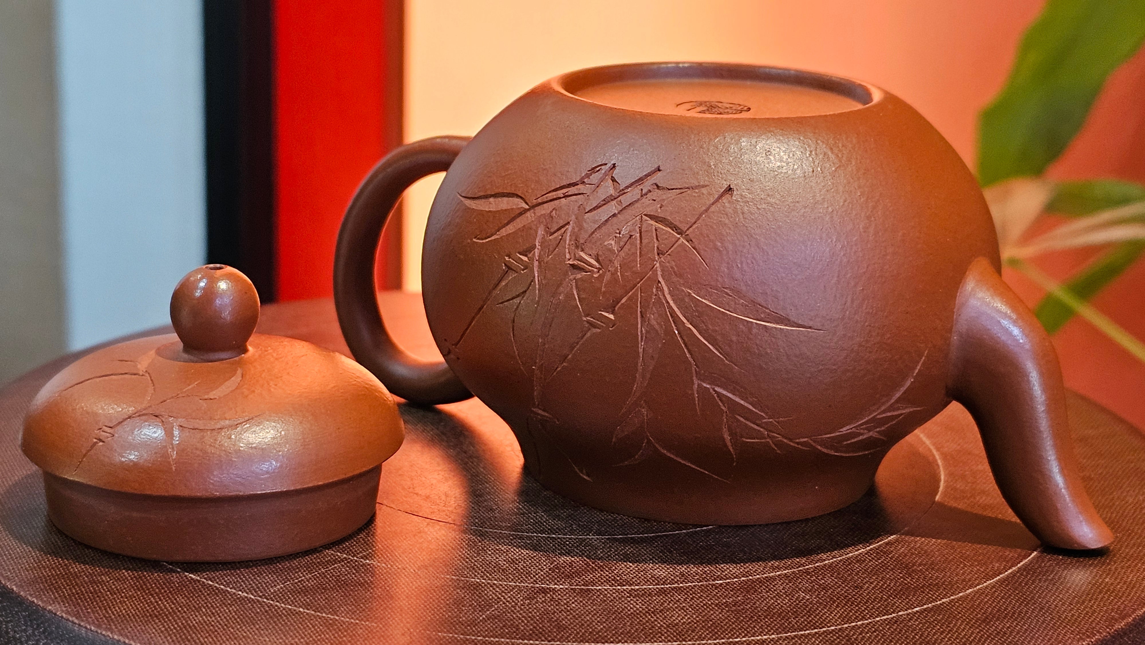 Li Xing 梨形, 166.5ml, Xiao Mei Yao Zhu Ni 小煤窑朱泥 by our Collaborative Craftsman Zhai Yi Yao 翟一耀。"竹韵茶香", 竹刻绘, Engraving of Bamboos and Calligraphy, by Craftsman Yi De Shu 一德书 ~ Congratulations to Mr R.V., 1054hrs 12th Apr, Garden Grove, CA.