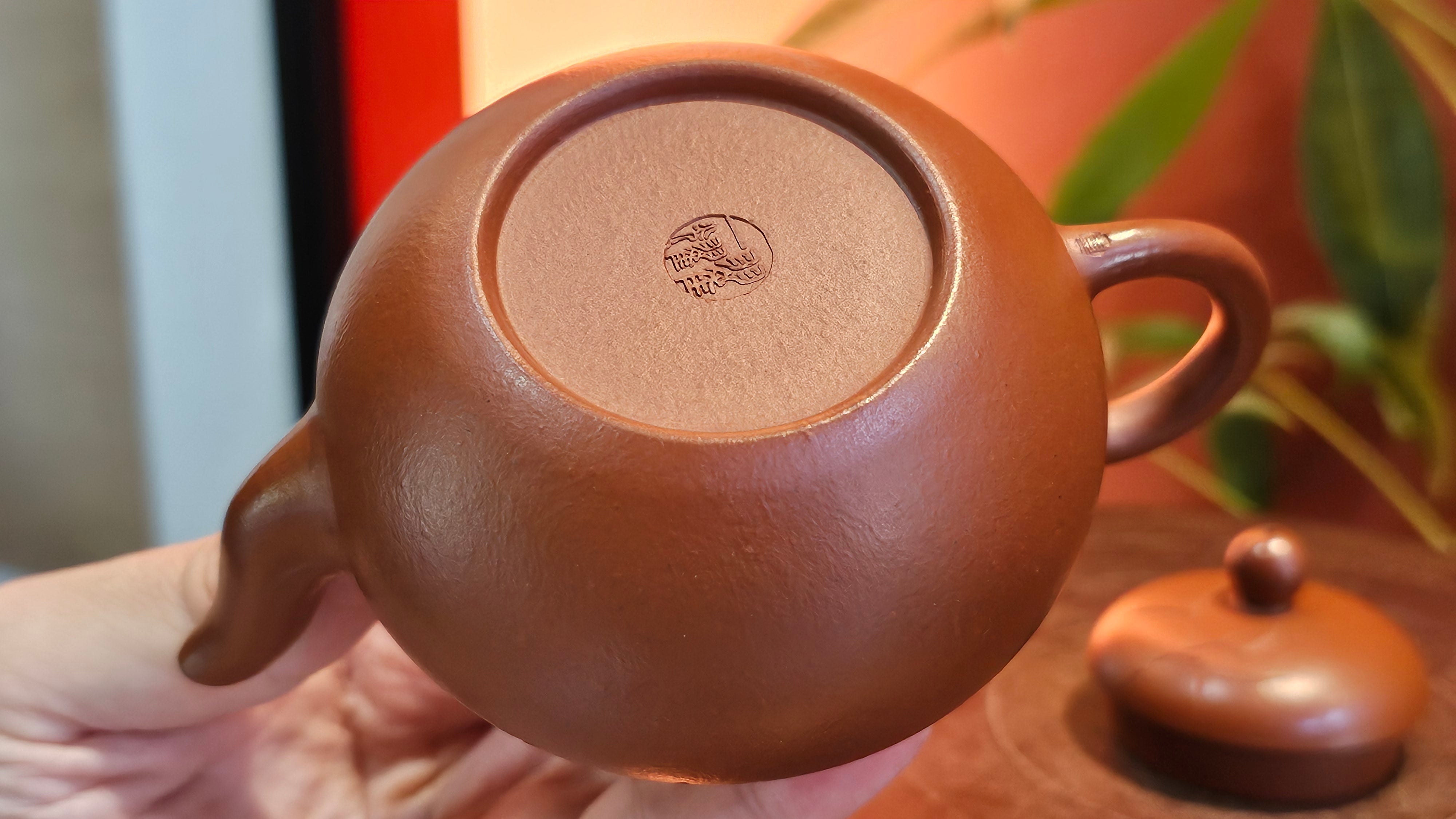 Li Xing 梨形, 166.5ml, Xiao Mei Yao Zhu Ni 小煤窑朱泥 by our Collaborative Craftsman Zhai Yi Yao 翟一耀。"竹韵茶香", 竹刻绘, Engraving of Bamboos and Calligraphy, by Craftsman Yi De Shu 一德书 ~ Congratulations to Mr R.V., 1054hrs 12th Apr, Garden Grove, CA.