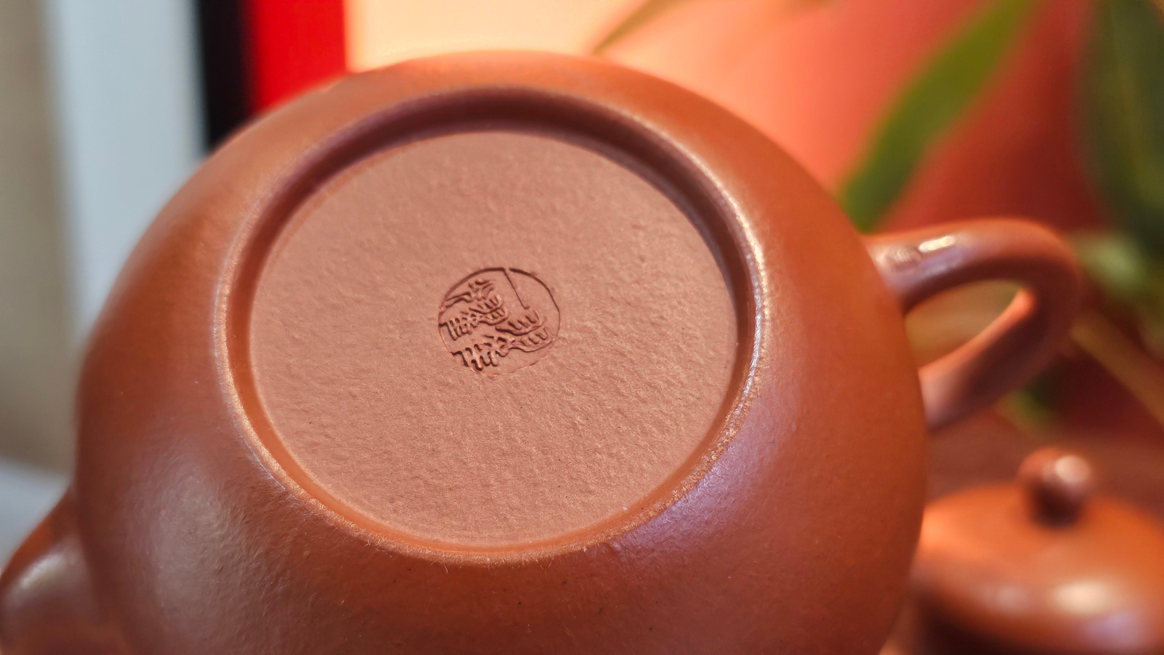 Li Xing 梨形, 166.5ml, Xiao Mei Yao Zhu Ni 小煤窑朱泥 by our Collaborative Craftsman Zhai Yi Yao 翟一耀。"竹韵茶香", 竹刻绘, Engraving of Bamboos and Calligraphy, by Craftsman Yi De Shu 一德书 ~ Congratulations to Mr R.V., 1054hrs 12th Apr, Garden Grove, CA.