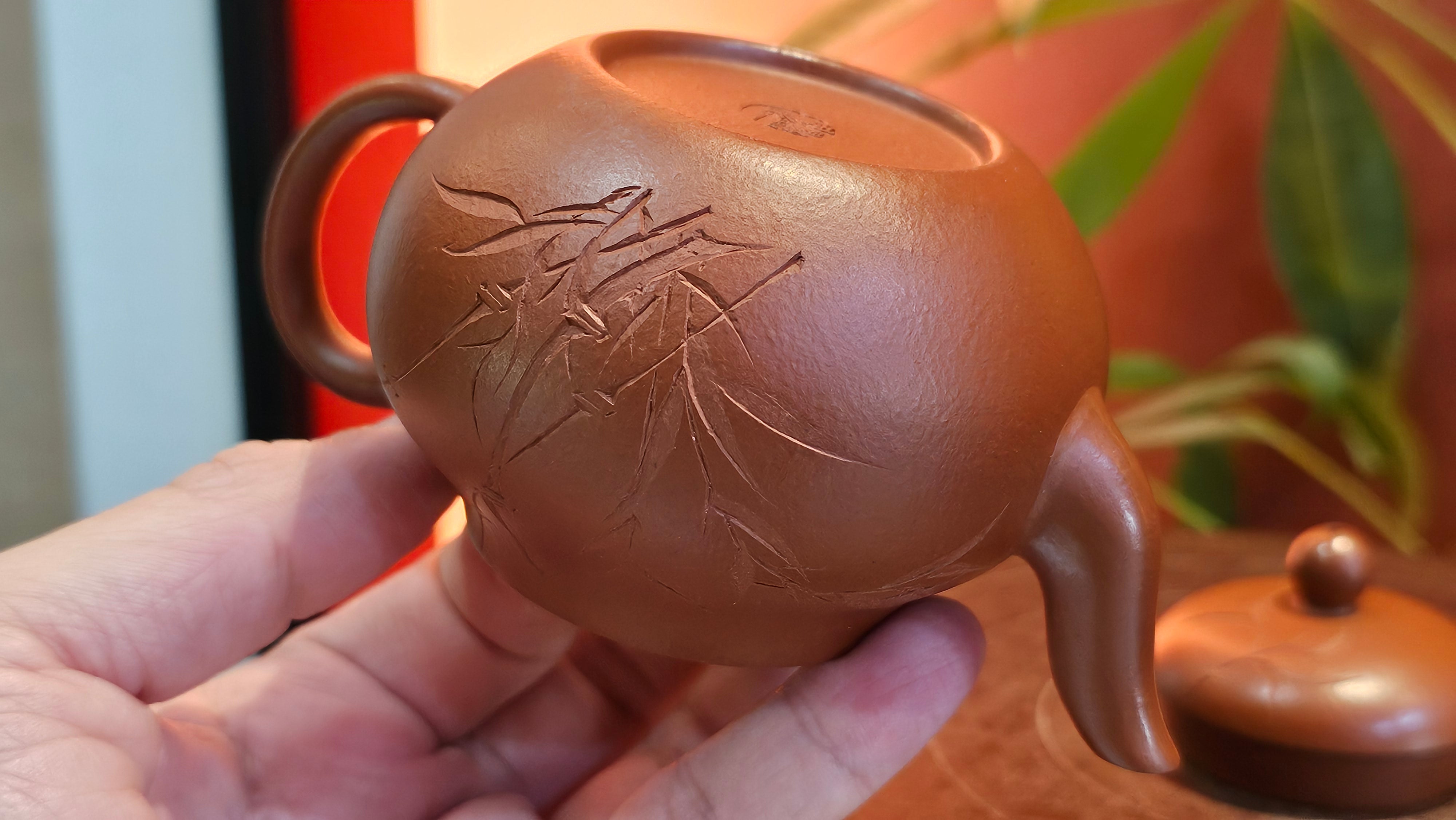 Li Xing 梨形, 166.5ml, Xiao Mei Yao Zhu Ni 小煤窑朱泥 by our Collaborative Craftsman Zhai Yi Yao 翟一耀。"竹韵茶香", 竹刻绘, Engraving of Bamboos and Calligraphy, by Craftsman Yi De Shu 一德书 ~ Congratulations to Mr R.V., 1054hrs 12th Apr, Garden Grove, CA.