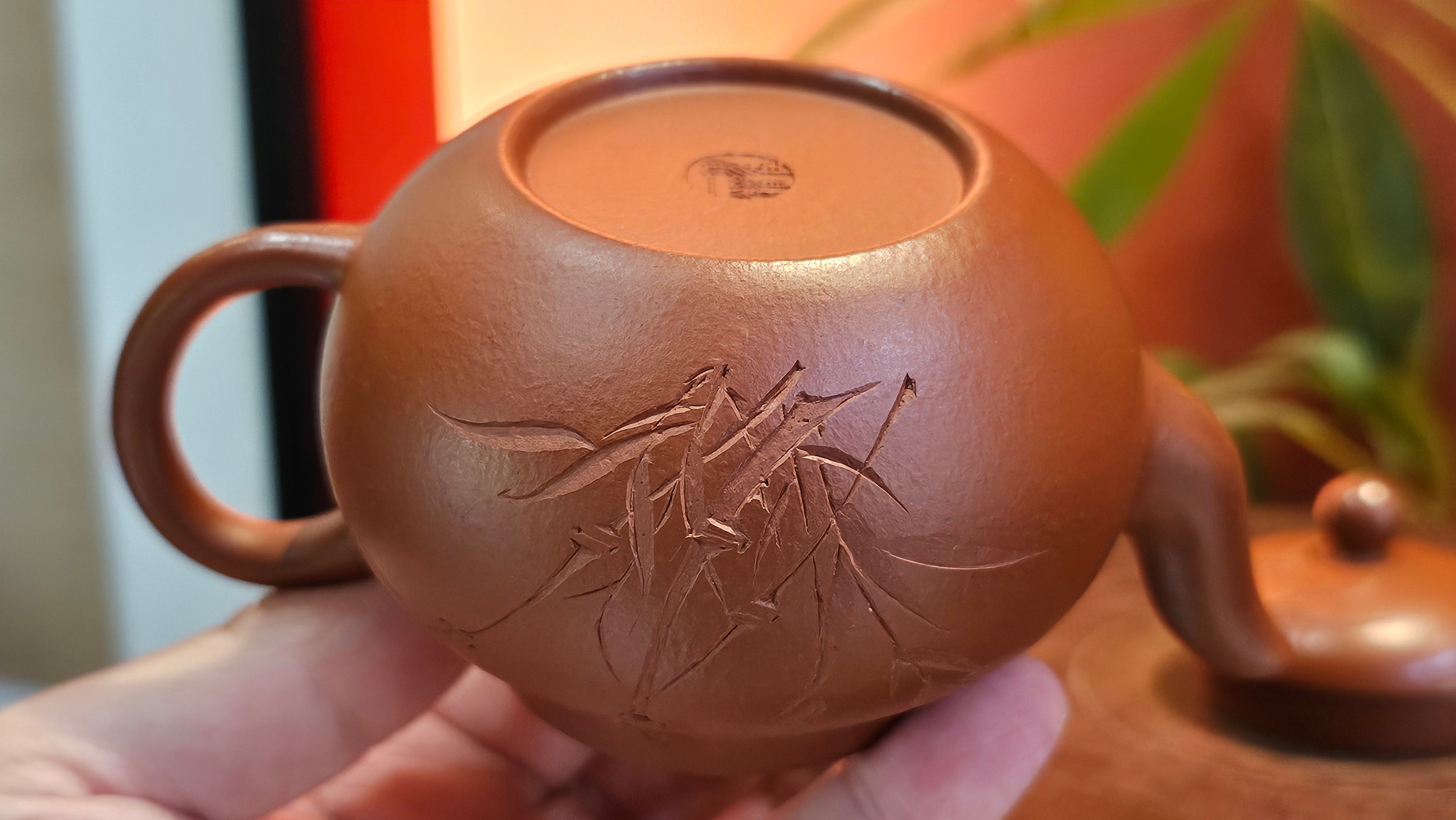 Li Xing 梨形, 166.5ml, Xiao Mei Yao Zhu Ni 小煤窑朱泥 by our Collaborative Craftsman Zhai Yi Yao 翟一耀。"竹韵茶香", 竹刻绘, Engraving of Bamboos and Calligraphy, by Craftsman Yi De Shu 一德书 ~ Congratulations to Mr R.V., 1054hrs 12th Apr, Garden Grove, CA.