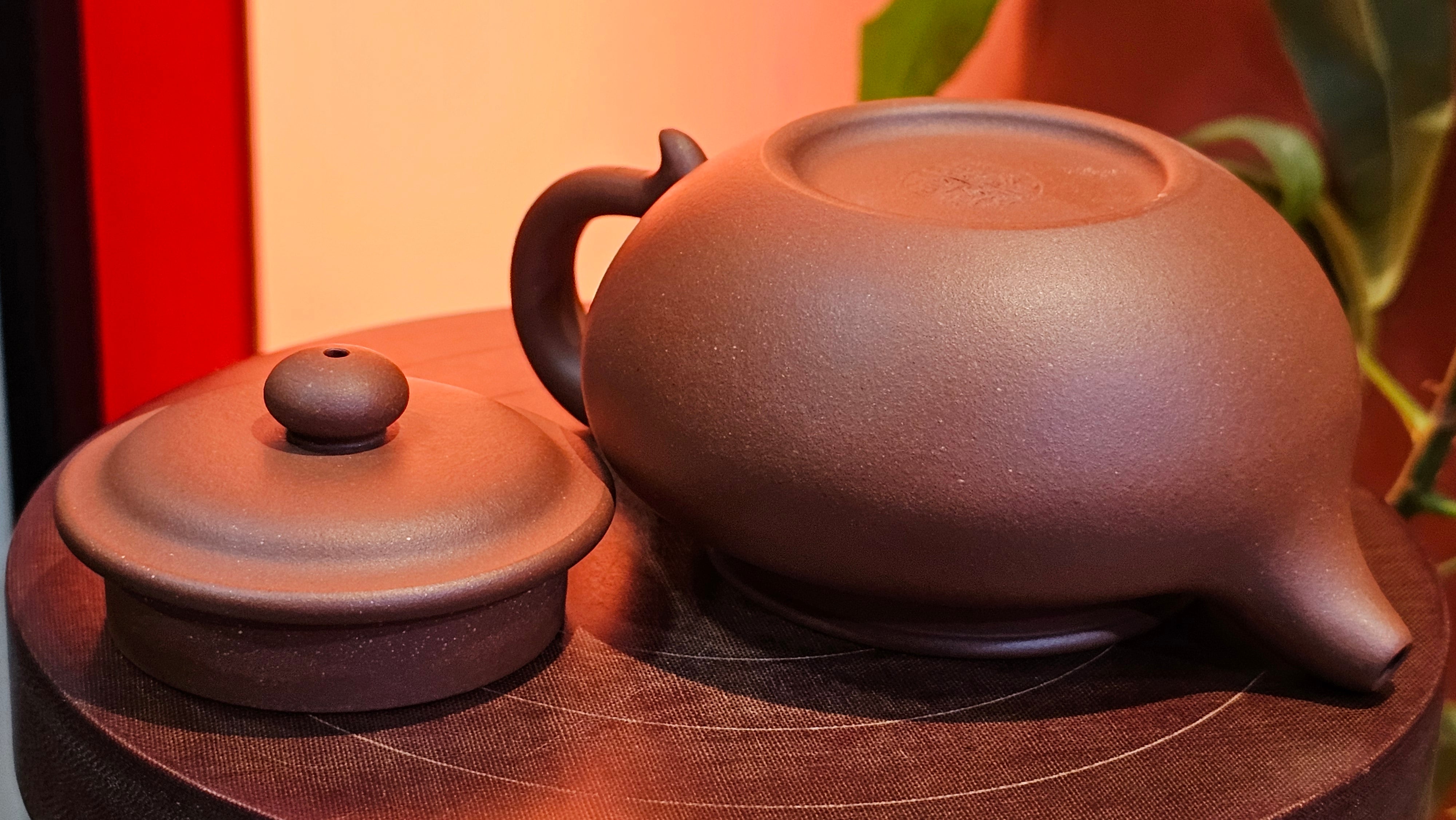 Fang Gu 仿古, 210.3ml, Di Cao Qing Zi Ni 底槽青紫泥, by our Collaborative Craftsman Chen Fa Chu 陈法初 ~ Congratulations to Mr T.B., 2112hrs, Los Angeles, CA.