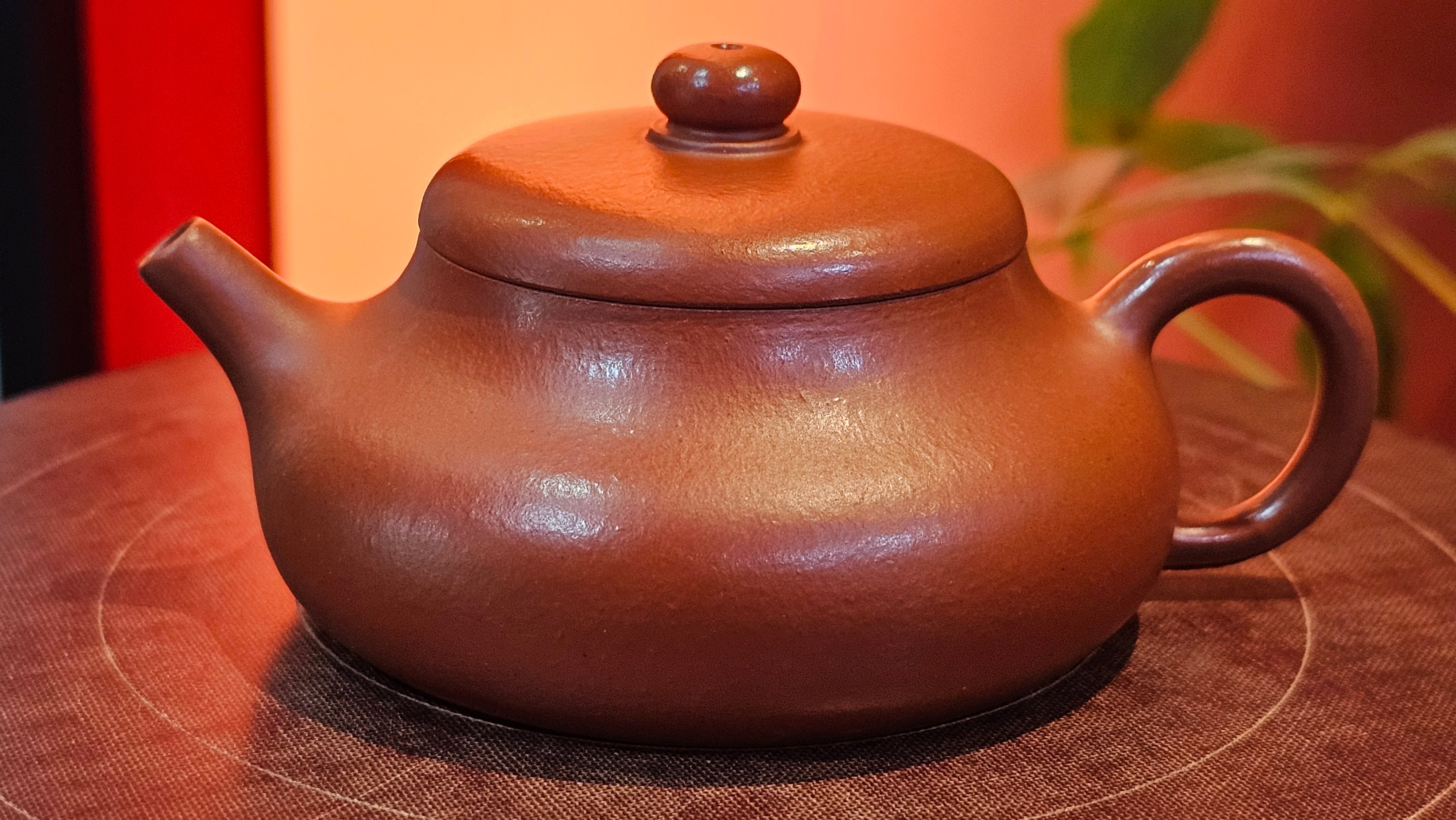 Jing Le 静乐 ~ "Quiet happiness", 102.6ml, Xiao Mei Yao Zhu Ni 小煤窑朱泥, by our Collaborative Craftsman Wang Xing 王兴 ~ Congratulations to Mr K.D., 0048hrs 14th Apr, San Jose, CA.