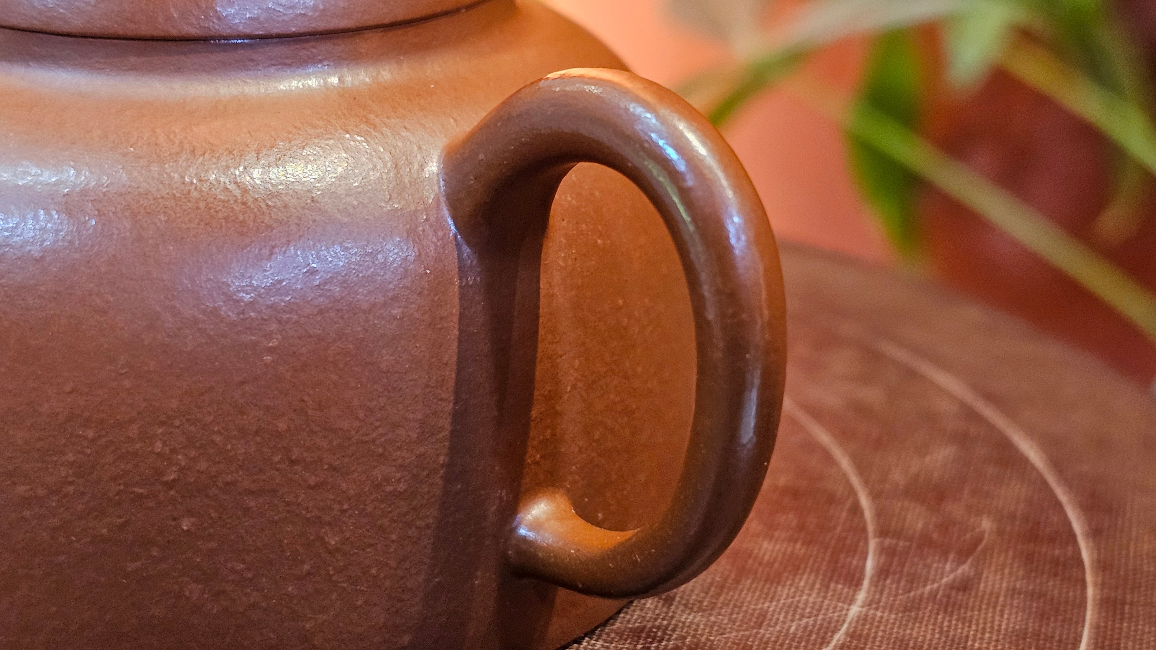 Yi Gong Hu 逸公壶, 142.3ml, Xiao Mei Yao Zhu Ni 小煤窑朱泥,  by our Collaborative Craftsman Shi Yun 石芸 ~ Congratulations to Mr N.S., 2245hrs 23rd May 2025, Fort Wayne, IN.