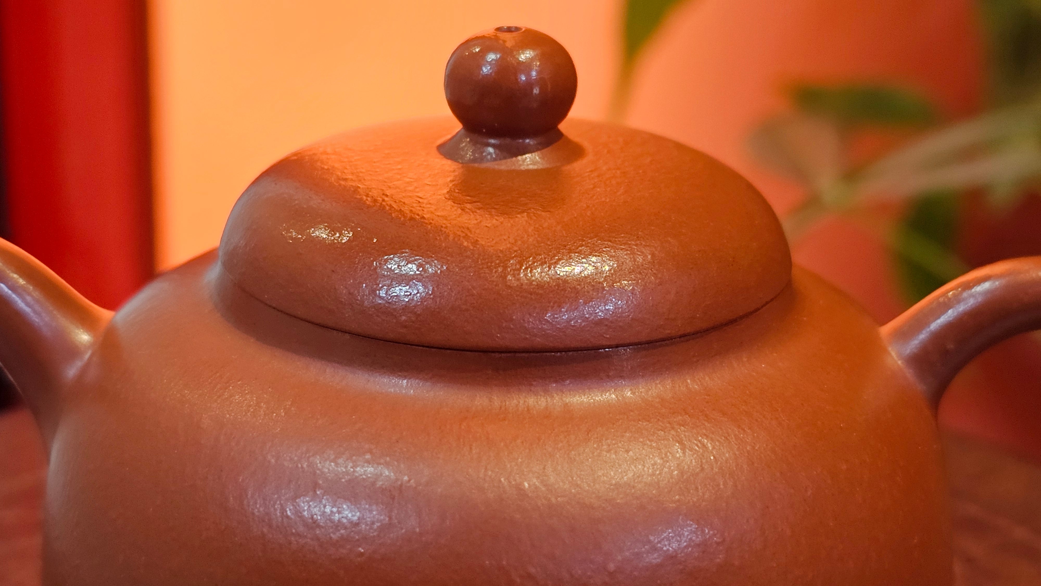 Yi Gong Hu 逸公壶, 142.3ml, Xiao Mei Yao Zhu Ni 小煤窑朱泥,  by our Collaborative Craftsman Shi Yun 石芸 ~ Congratulations to Mr N.S., 2245hrs 23rd May 2025, Fort Wayne, IN.