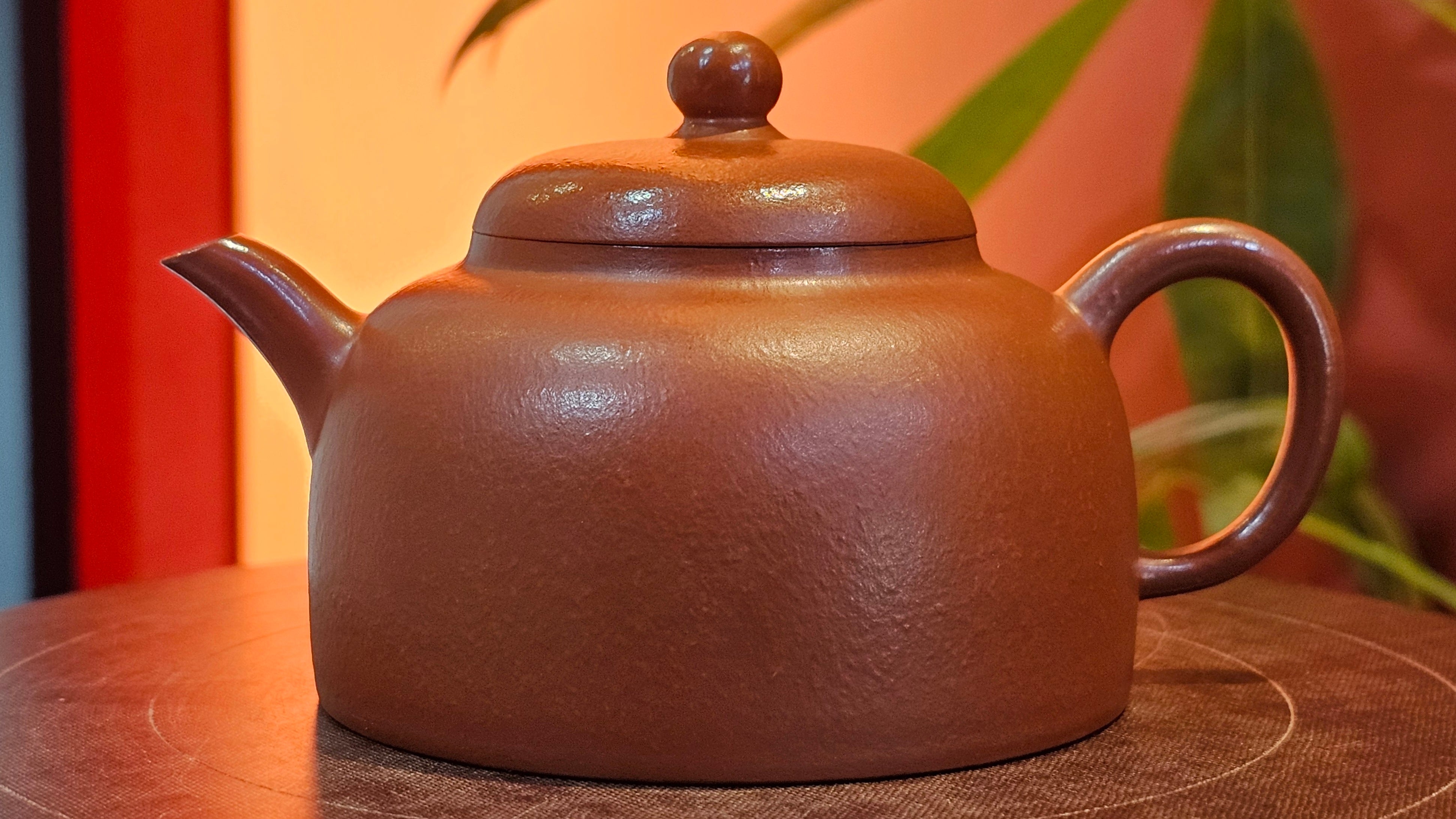 Yi Gong Hu 逸公壶, 142.3ml, Xiao Mei Yao Zhu Ni 小煤窑朱泥,  by our Collaborative Craftsman Shi Yun 石芸 ~ Congratulations to Mr N.S., 2245hrs 23rd May 2025, Fort Wayne, IN.