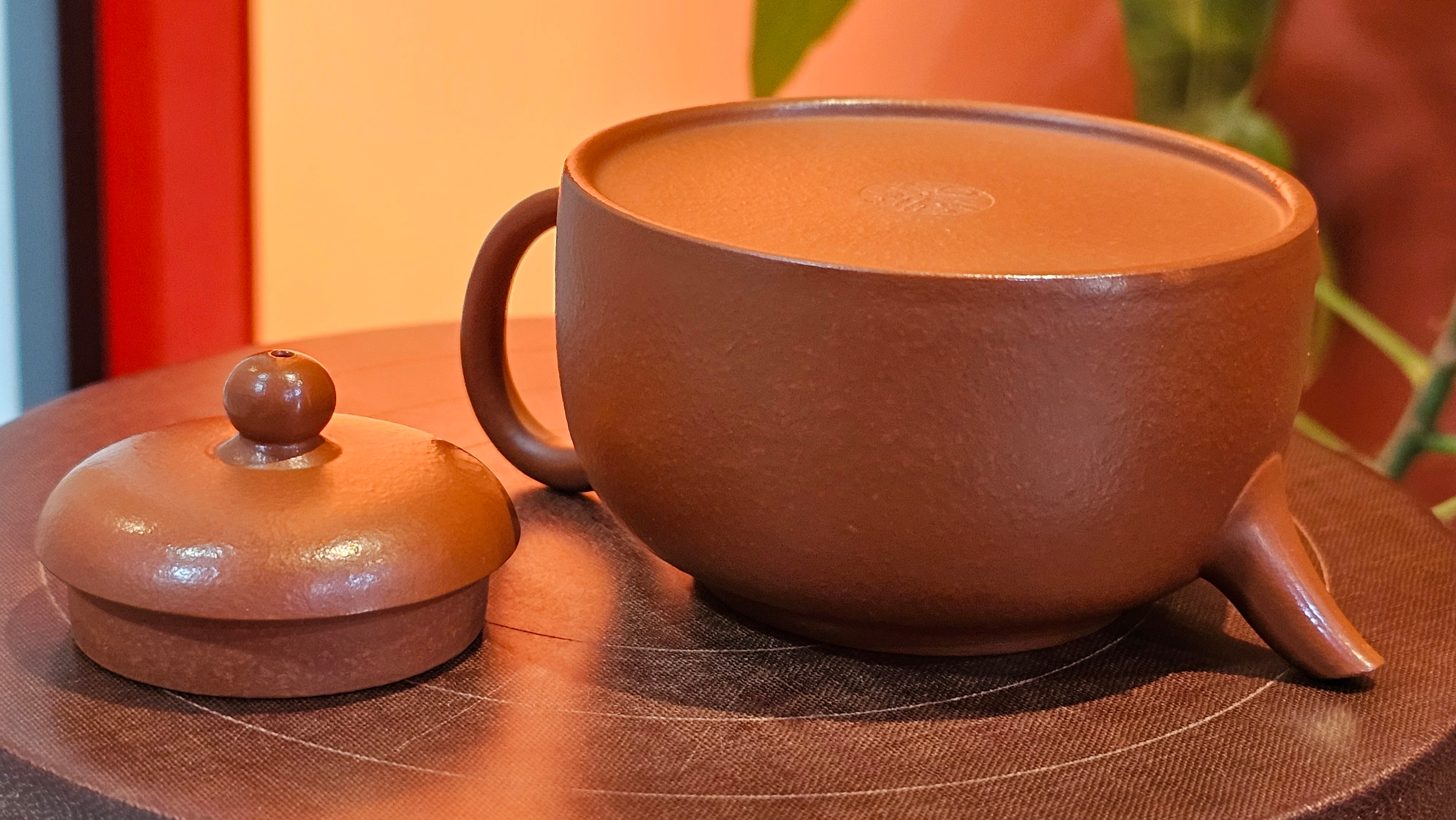 Yi Gong Hu 逸公壶, 142.3ml, Xiao Mei Yao Zhu Ni 小煤窑朱泥,  by our Collaborative Craftsman Shi Yun 石芸 ~ Congratulations to Mr N.S., 2245hrs 23rd May 2025, Fort Wayne, IN.