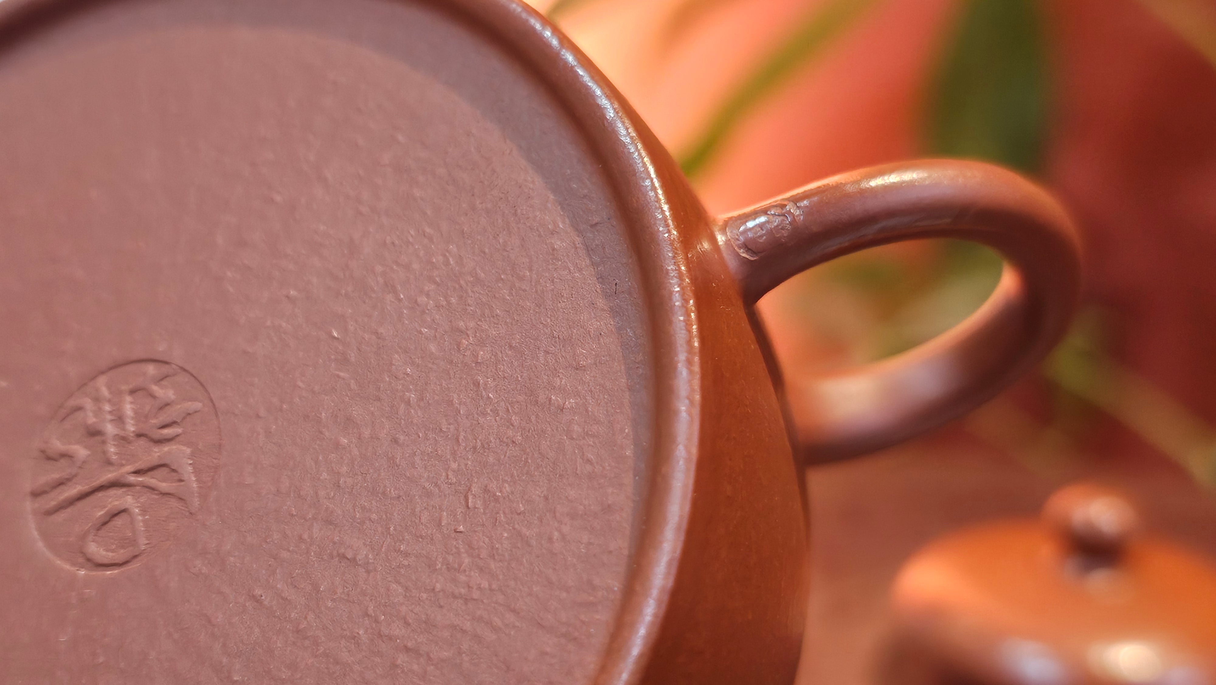 Yi Gong Hu 逸公壶, 142.3ml, Xiao Mei Yao Zhu Ni 小煤窑朱泥,  by our Collaborative Craftsman Shi Yun 石芸 ~ Congratulations to Mr N.S., 2245hrs 23rd May 2025, Fort Wayne, IN.