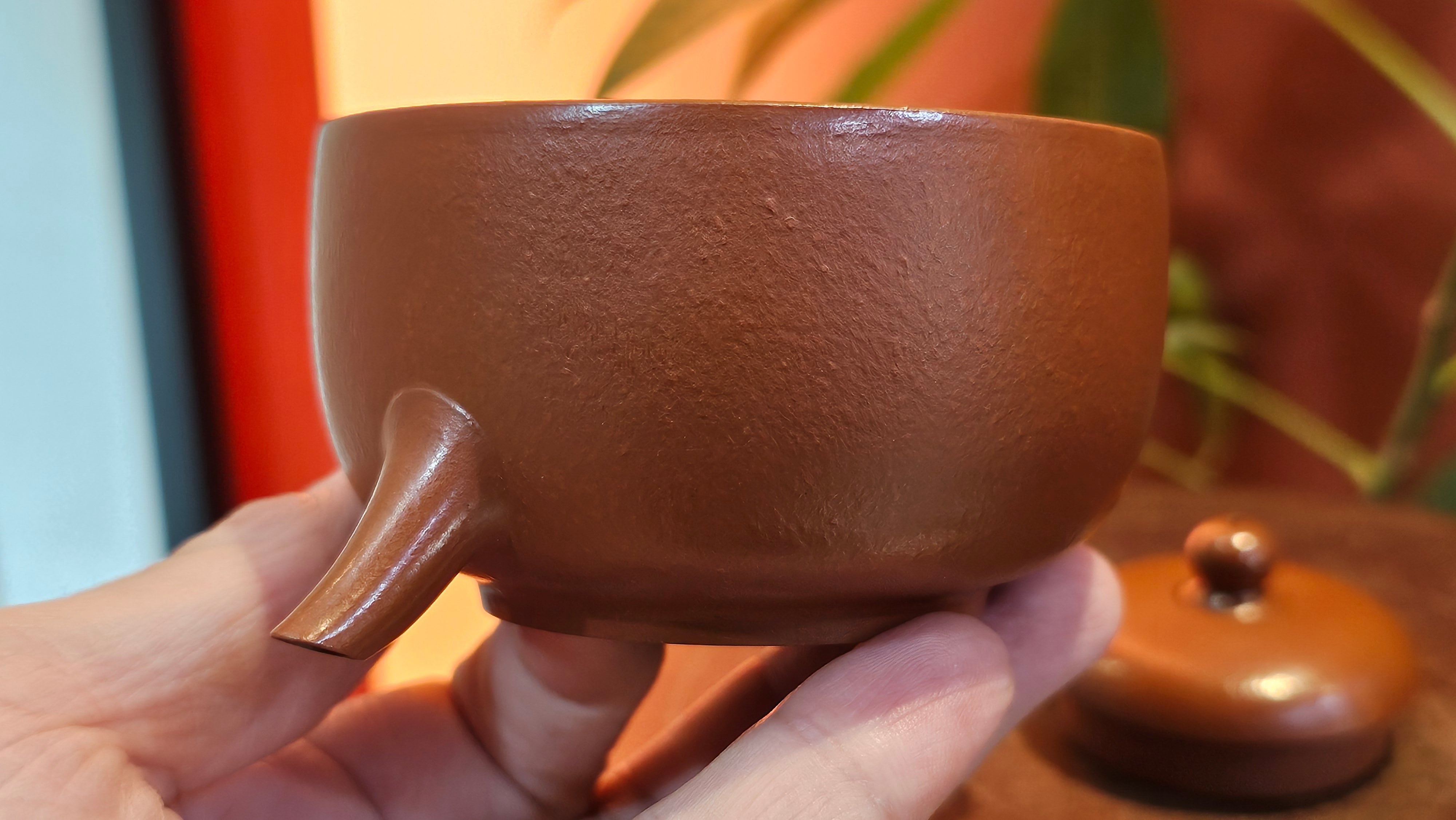 Yi Gong Hu 逸公壶, 142.3ml, Xiao Mei Yao Zhu Ni 小煤窑朱泥,  by our Collaborative Craftsman Shi Yun 石芸 ~ Congratulations to Mr N.S., 2245hrs 23rd May 2025, Fort Wayne, IN.