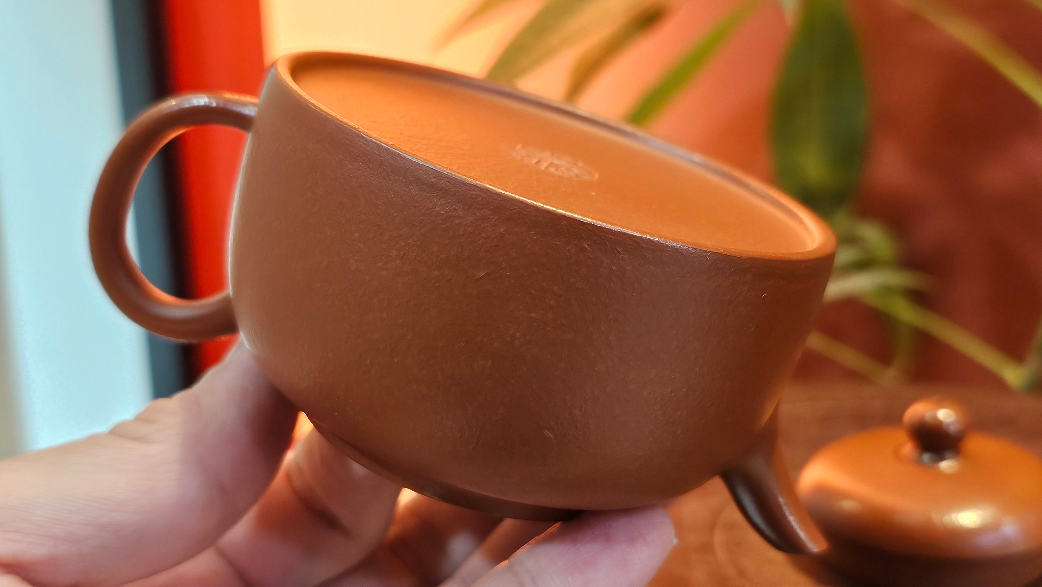 Yi Gong Hu 逸公壶, 142.3ml, Xiao Mei Yao Zhu Ni 小煤窑朱泥,  by our Collaborative Craftsman Shi Yun 石芸 ~ Congratulations to Mr N.S., 2245hrs 23rd May 2025, Fort Wayne, IN.