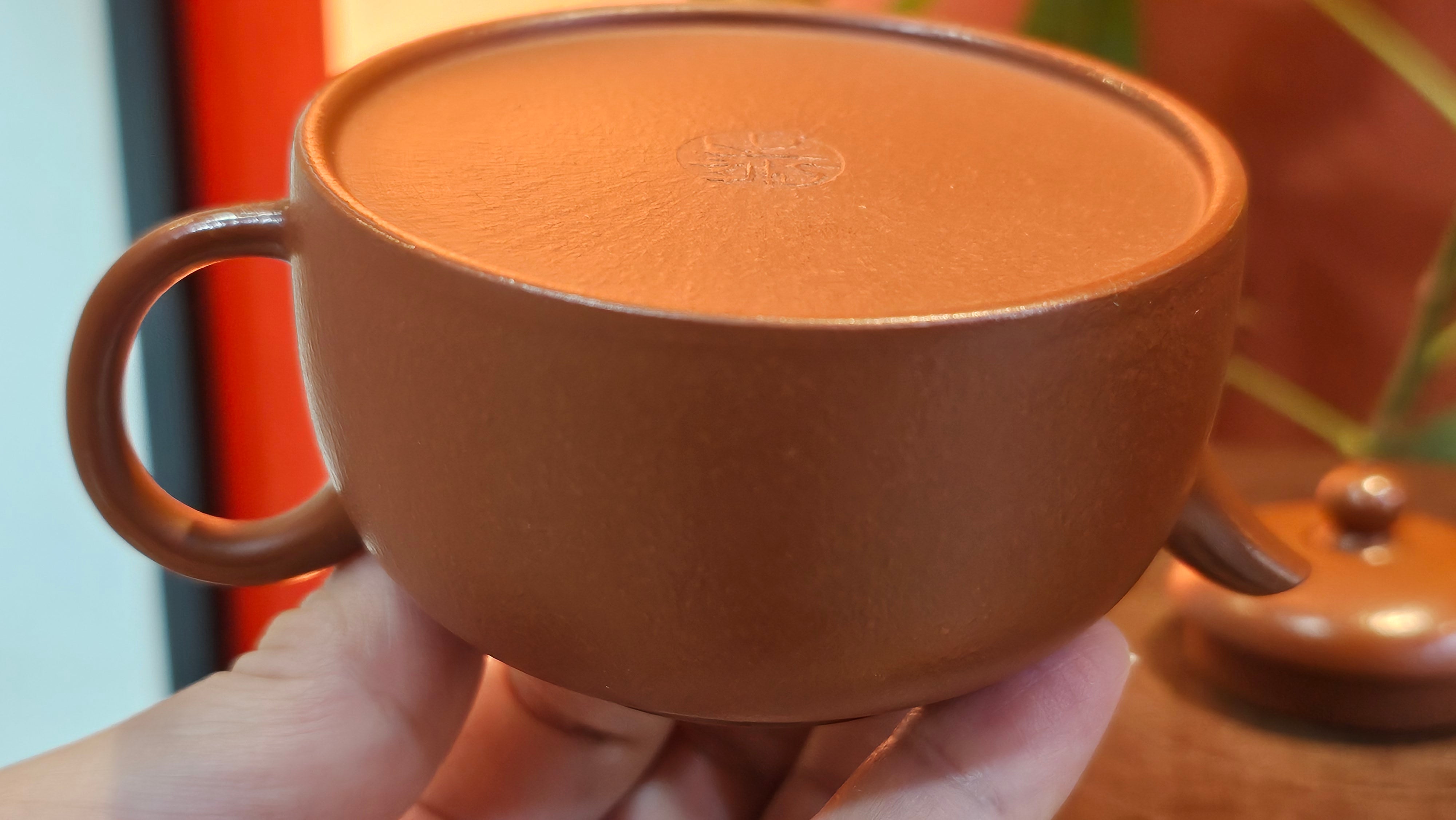 Yi Gong Hu 逸公壶, 142.3ml, Xiao Mei Yao Zhu Ni 小煤窑朱泥,  by our Collaborative Craftsman Shi Yun 石芸 ~ Congratulations to Mr N.S., 2245hrs 23rd May 2025, Fort Wayne, IN.