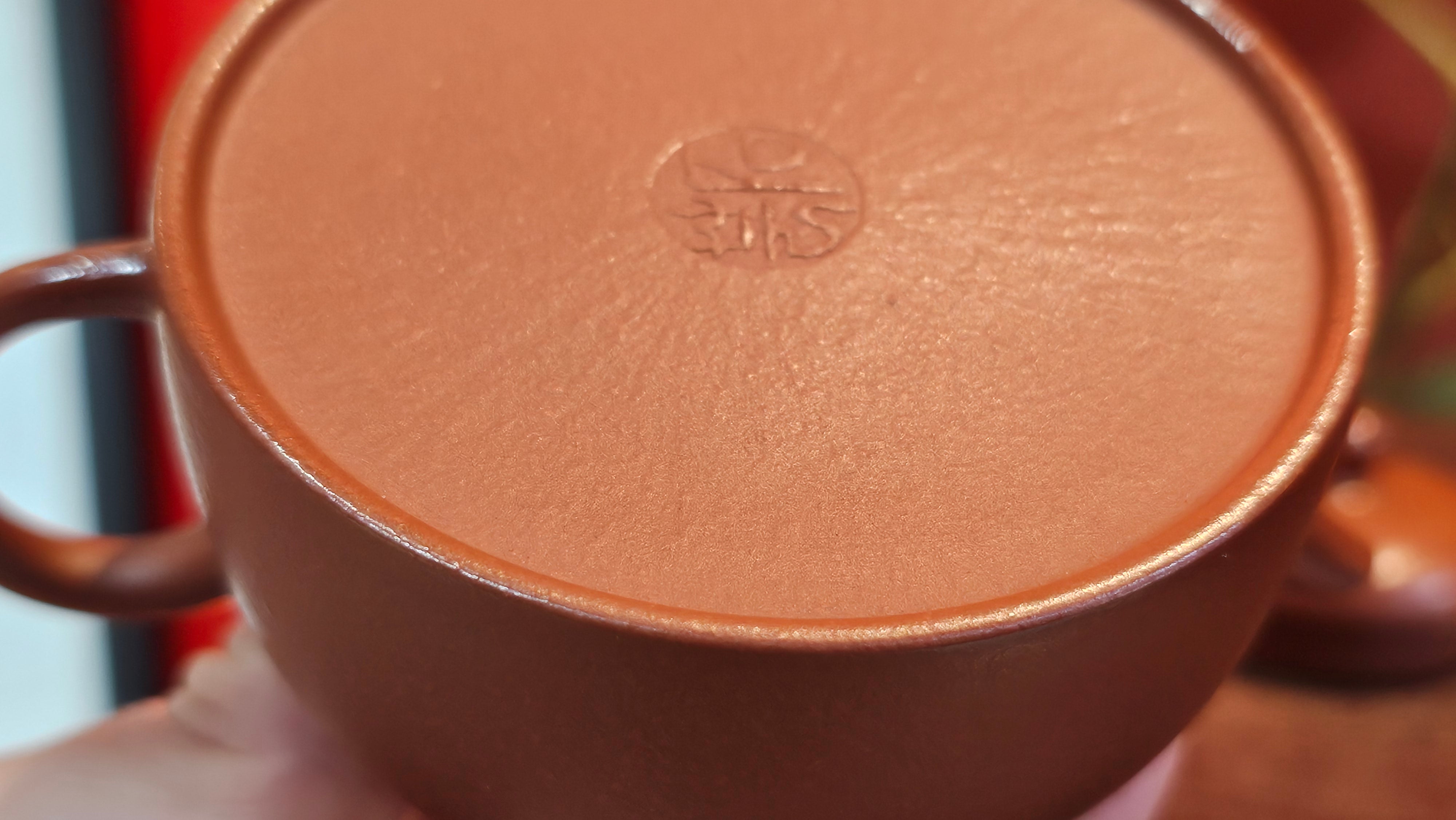 Yi Gong Hu 逸公壶, 142.3ml, Xiao Mei Yao Zhu Ni 小煤窑朱泥,  by our Collaborative Craftsman Shi Yun 石芸 ~ Congratulations to Mr N.S., 2245hrs 23rd May 2025, Fort Wayne, IN.