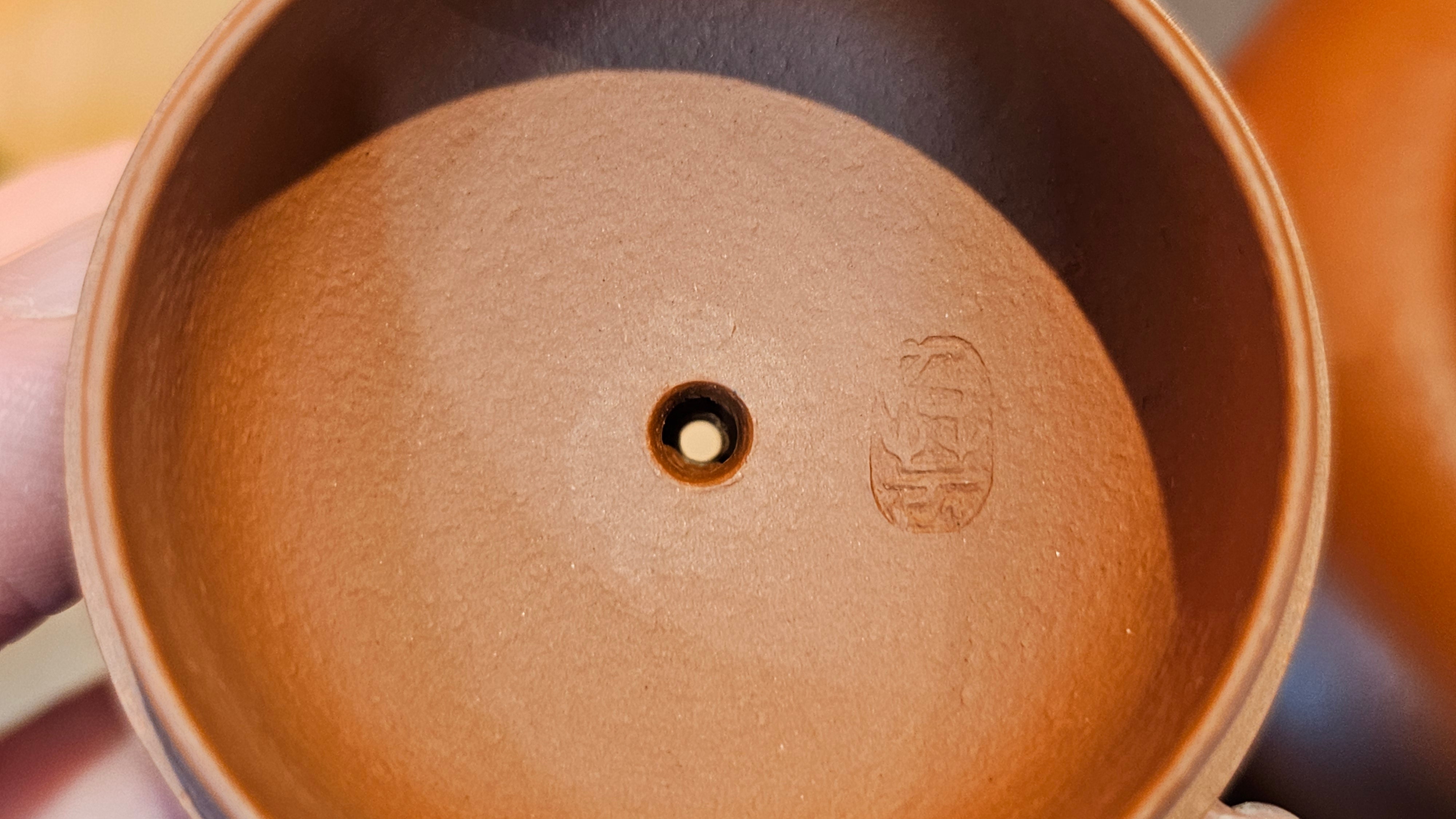 Yi Gong Hu 逸公壶, 142.3ml, Xiao Mei Yao Zhu Ni 小煤窑朱泥,  by our Collaborative Craftsman Shi Yun 石芸 ~ Congratulations to Mr N.S., 2245hrs 23rd May 2025, Fort Wayne, IN.