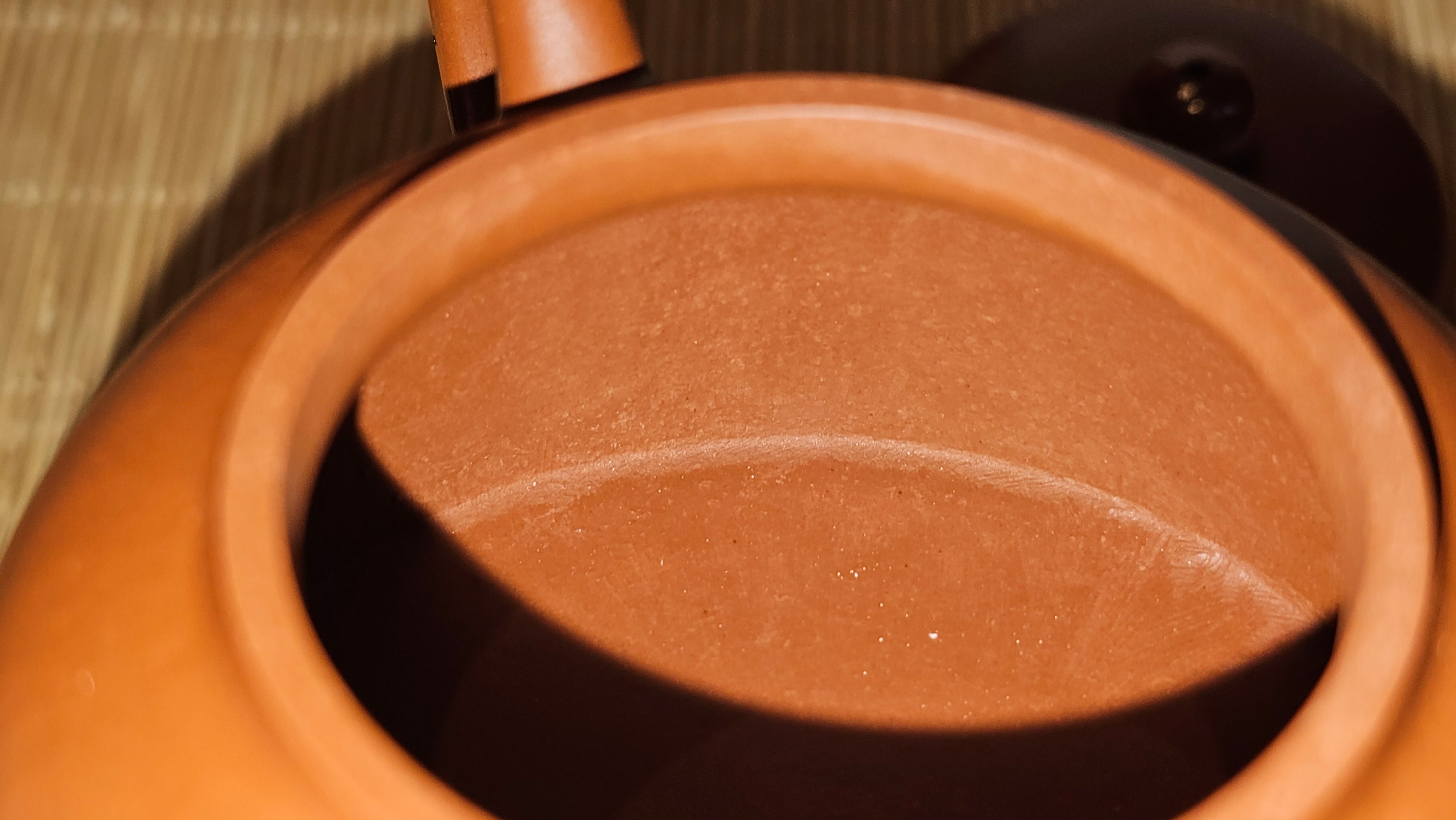 Yi Gong Hu 逸公壶, 142.3ml, Xiao Mei Yao Zhu Ni 小煤窑朱泥,  by our Collaborative Craftsman Shi Yun 石芸 ~ Congratulations to Mr N.S., 2245hrs 23rd May 2025, Fort Wayne, IN.