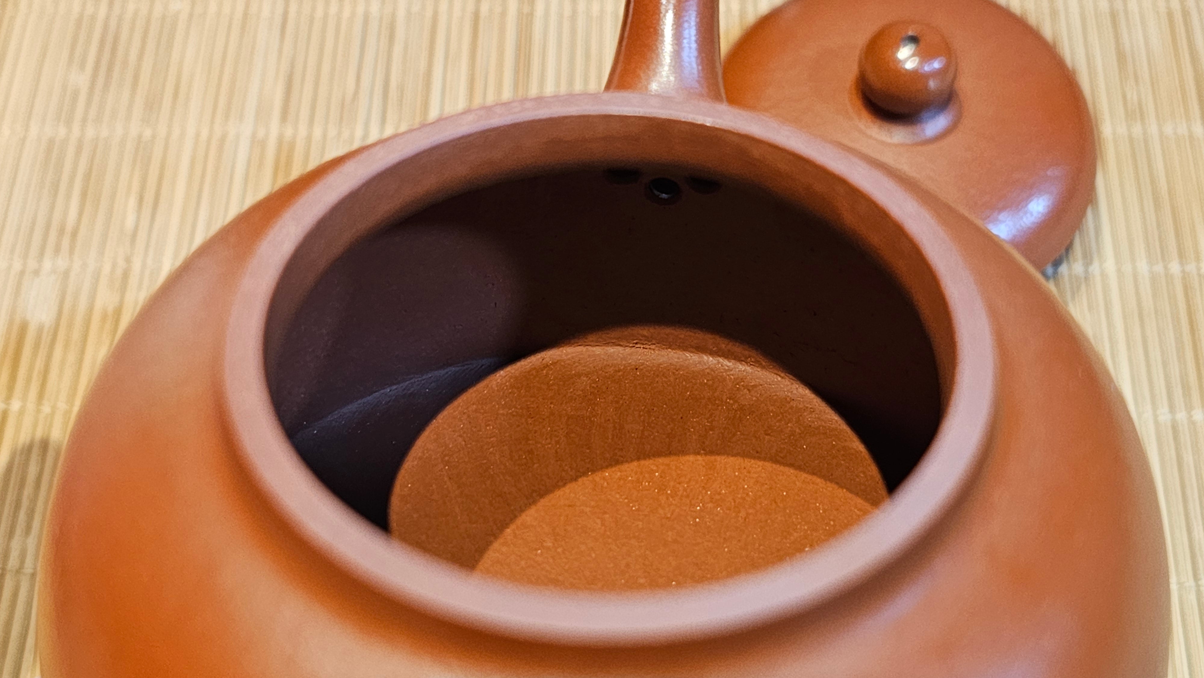 Yi Gong Hu 逸公壶, 142.3ml, Xiao Mei Yao Zhu Ni 小煤窑朱泥,  by our Collaborative Craftsman Shi Yun 石芸 ~ Congratulations to Mr N.S., 2245hrs 23rd May 2025, Fort Wayne, IN.