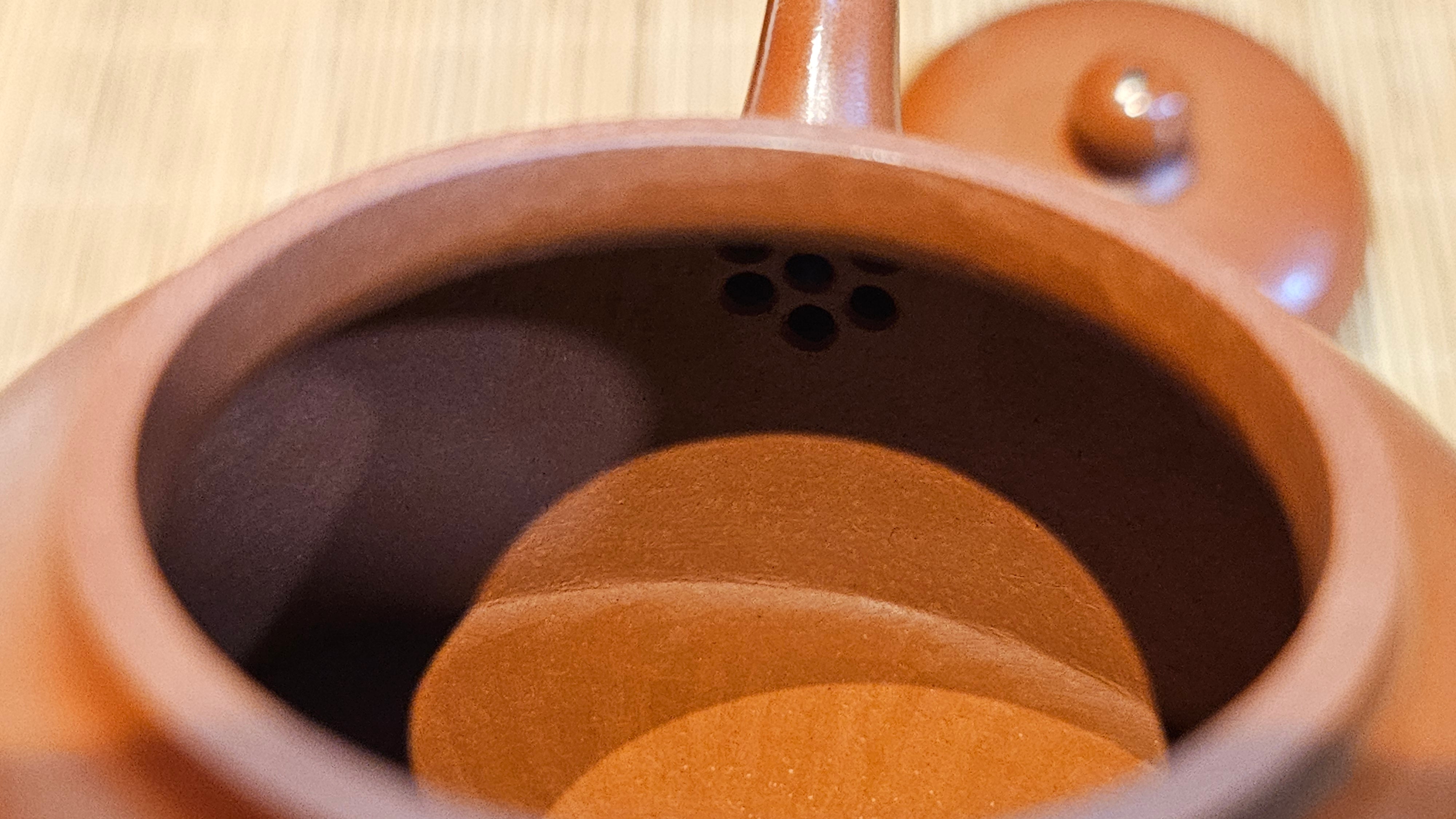 Yi Gong Hu 逸公壶, 142.3ml, Xiao Mei Yao Zhu Ni 小煤窑朱泥,  by our Collaborative Craftsman Shi Yun 石芸 ~ Congratulations to Mr N.S., 2245hrs 23rd May 2025, Fort Wayne, IN.