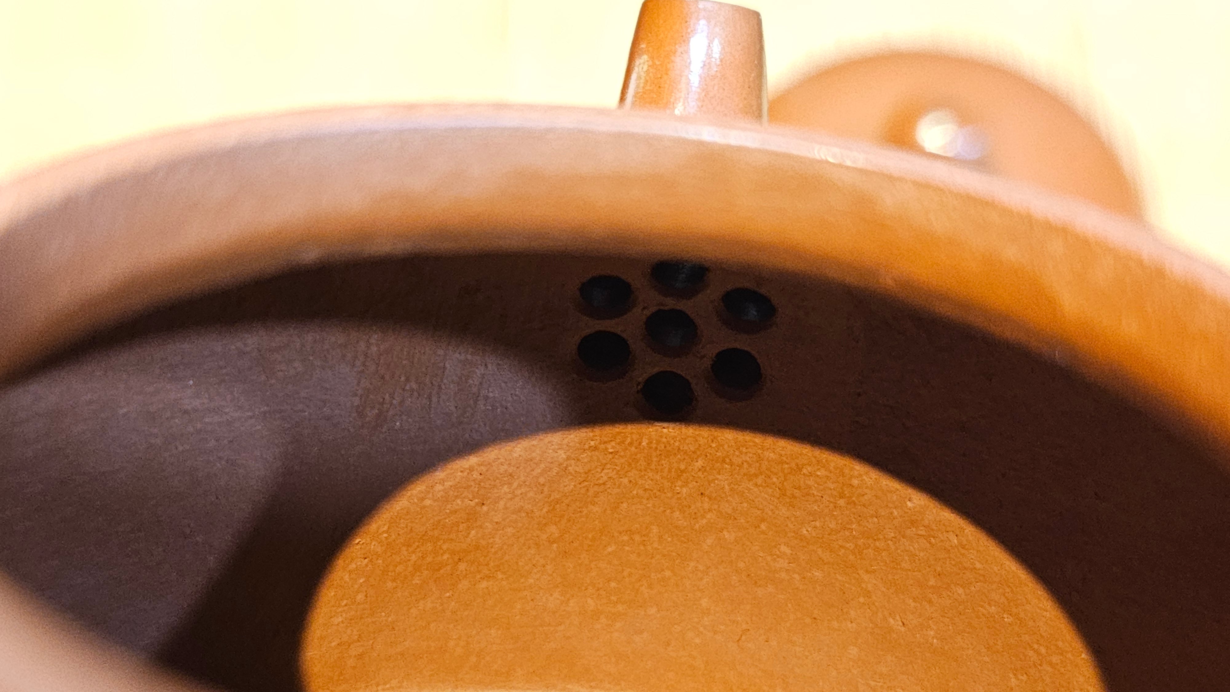 Yi Gong Hu 逸公壶, 142.3ml, Xiao Mei Yao Zhu Ni 小煤窑朱泥,  by our Collaborative Craftsman Shi Yun 石芸 ~ Congratulations to Mr N.S., 2245hrs 23rd May 2025, Fort Wayne, IN.