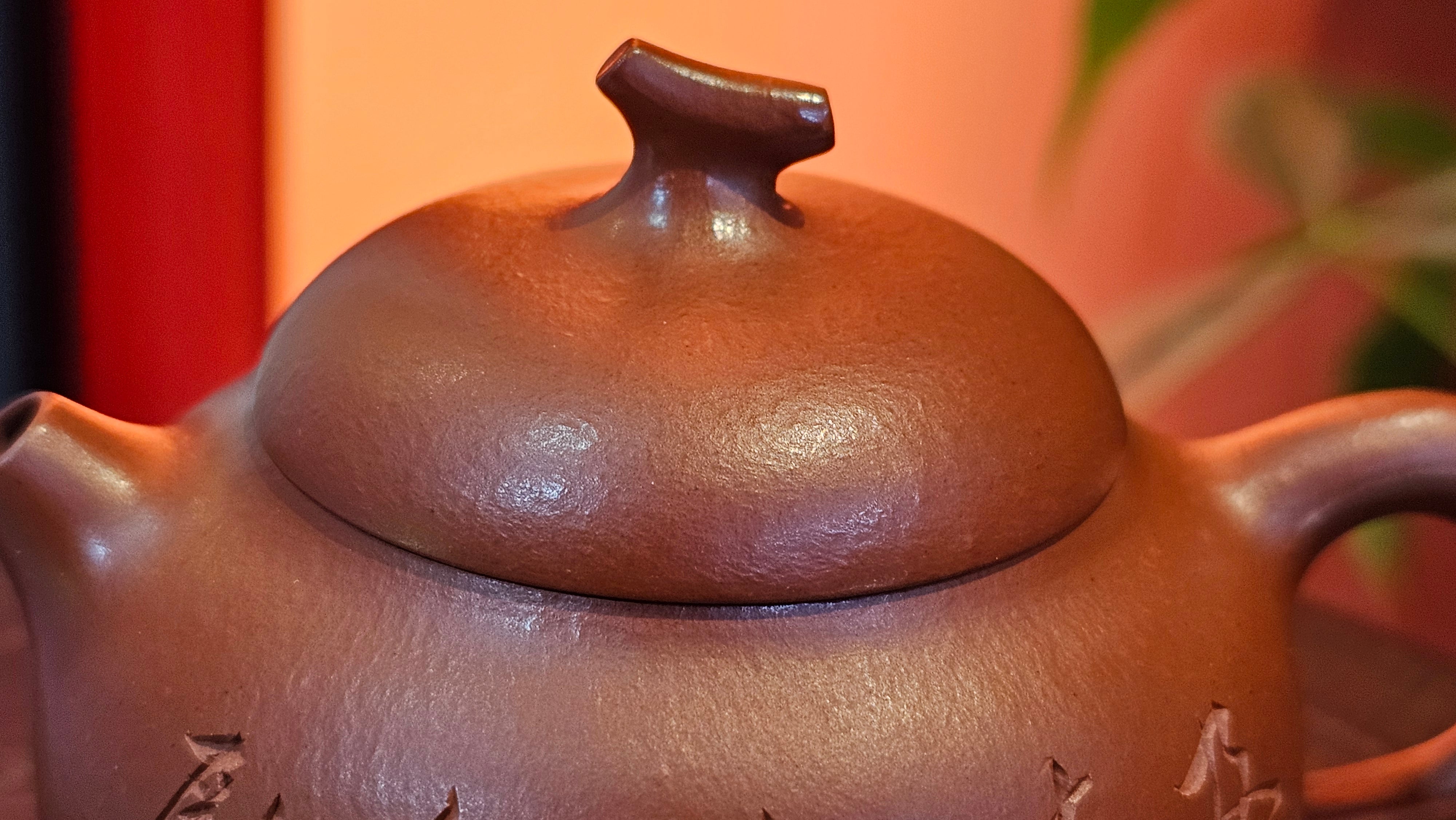 Qie Gua 茄瓜, 140.6ml, Xiao Mei Yao Zhu Ni 小煤窑朱泥,  by our Collaborative Craftsman Wang Hui 王慧, Poem Engraving by Craftsman 一德书 ~ Congratulations to Mr L.L., 1139hrs 28th Apr, Ventura, CA.