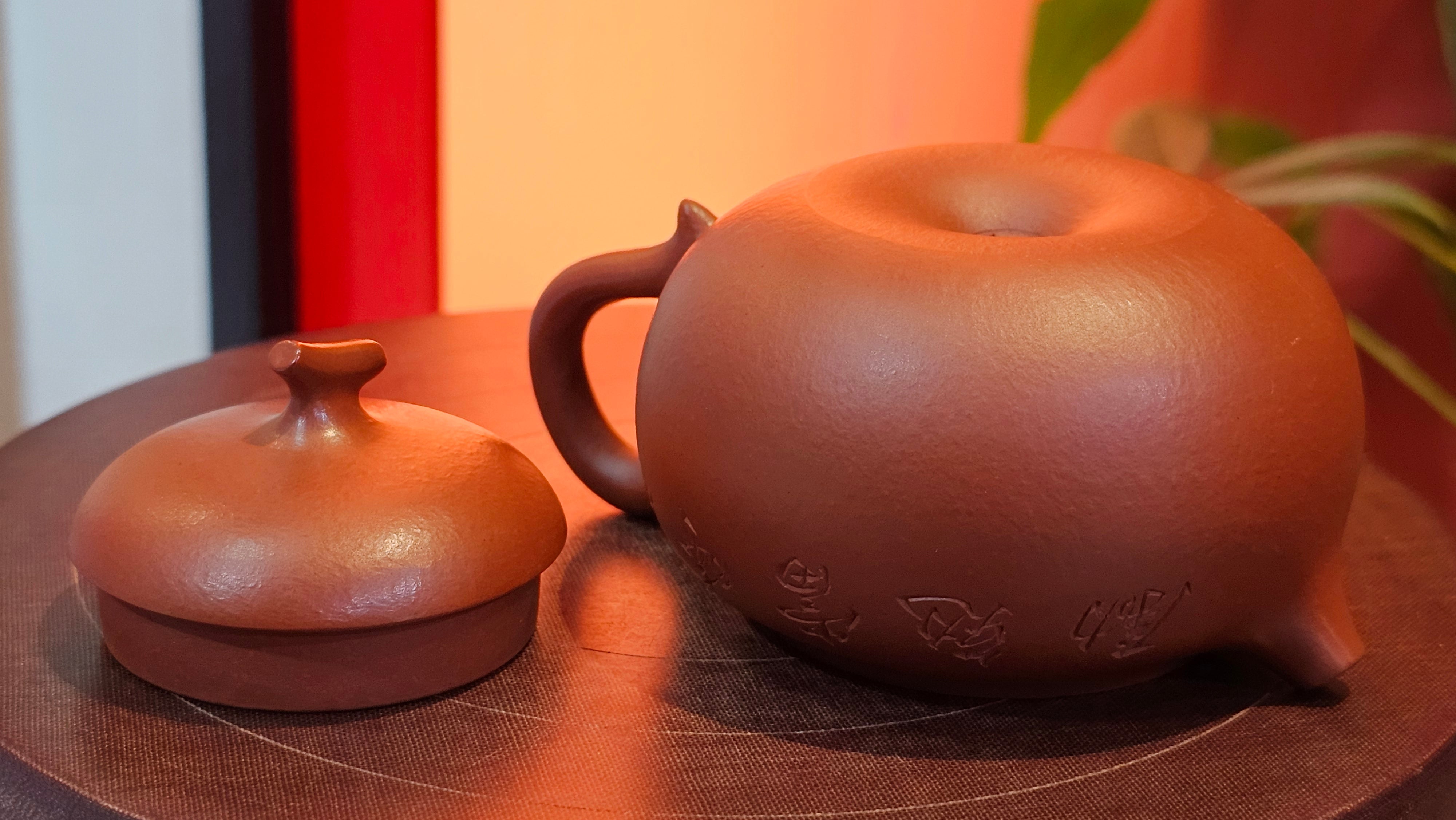 Qie Gua 茄瓜, 140.6ml, Xiao Mei Yao Zhu Ni 小煤窑朱泥,  by our Collaborative Craftsman Wang Hui 王慧, Poem Engraving by Craftsman 一德书 ~ Congratulations to Mr L.L., 1139hrs 28th Apr, Ventura, CA.