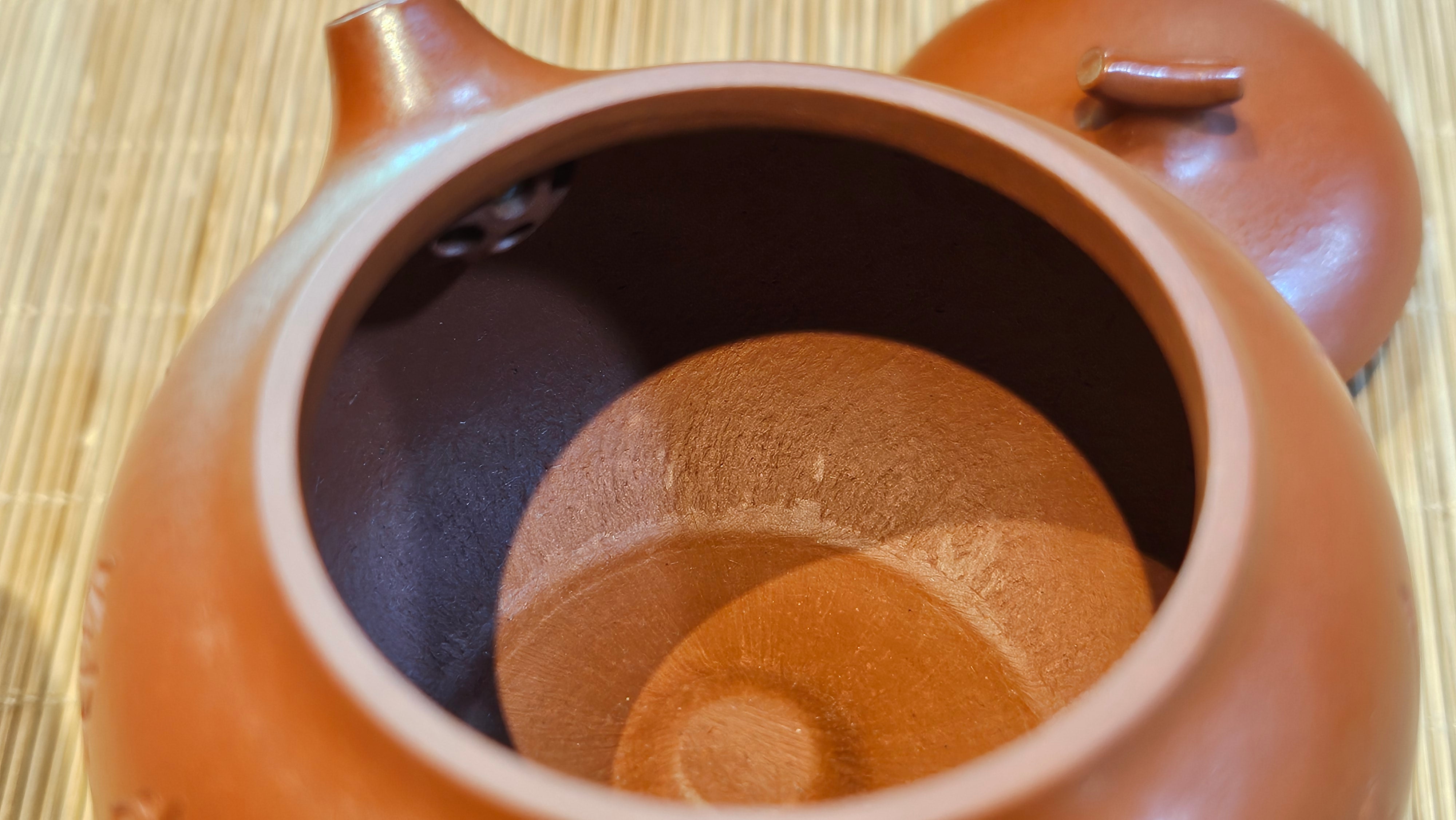 Qie Gua 茄瓜, 140.6ml, Xiao Mei Yao Zhu Ni 小煤窑朱泥,  by our Collaborative Craftsman Wang Hui 王慧, Poem Engraving by Craftsman 一德书 ~ Congratulations to Mr L.L., 1139hrs 28th Apr, Ventura, CA.