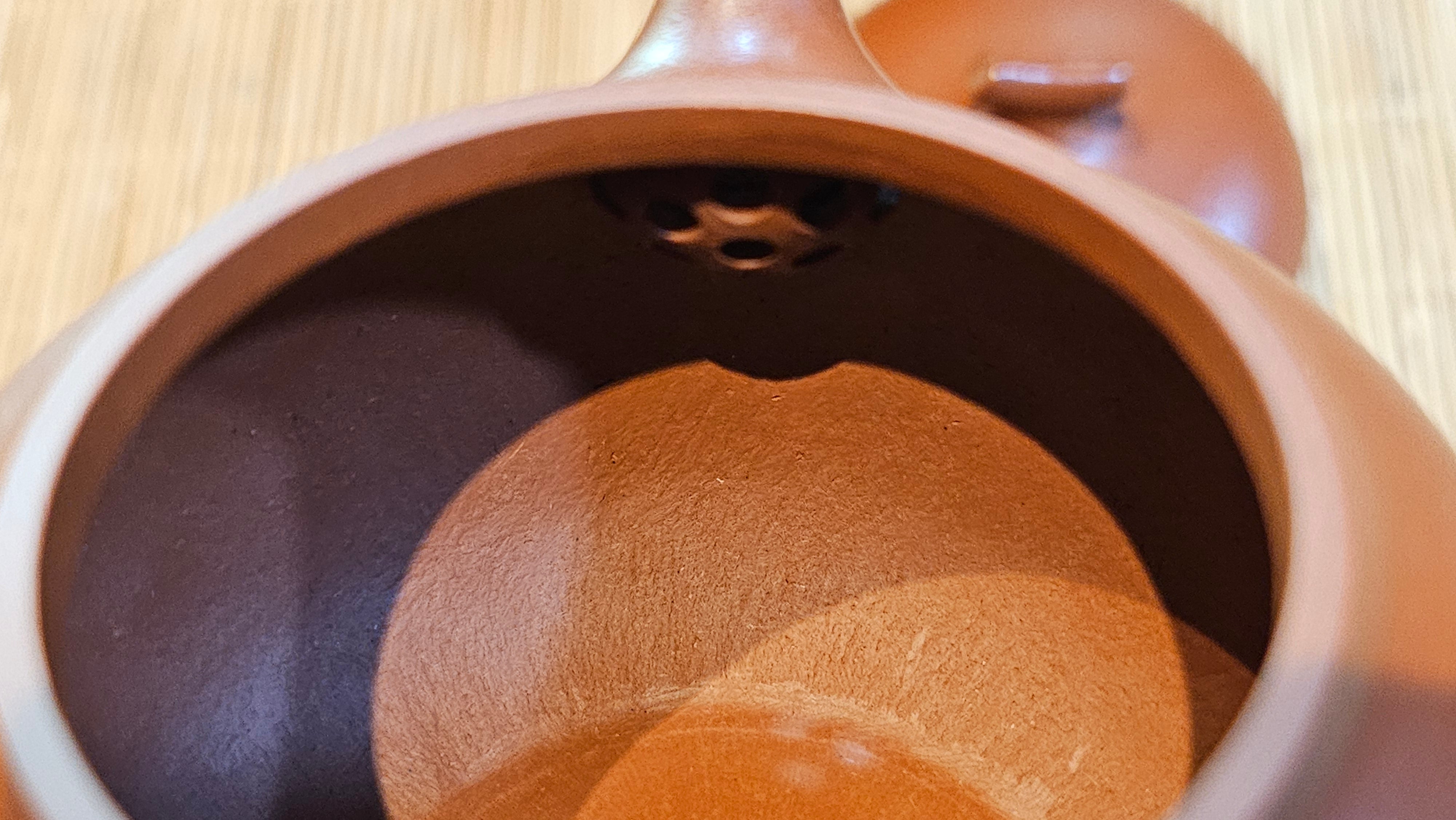 Qie Gua 茄瓜, 140.6ml, Xiao Mei Yao Zhu Ni 小煤窑朱泥,  by our Collaborative Craftsman Wang Hui 王慧, Poem Engraving by Craftsman 一德书 ~ Congratulations to Mr L.L., 1139hrs 28th Apr, Ventura, CA.