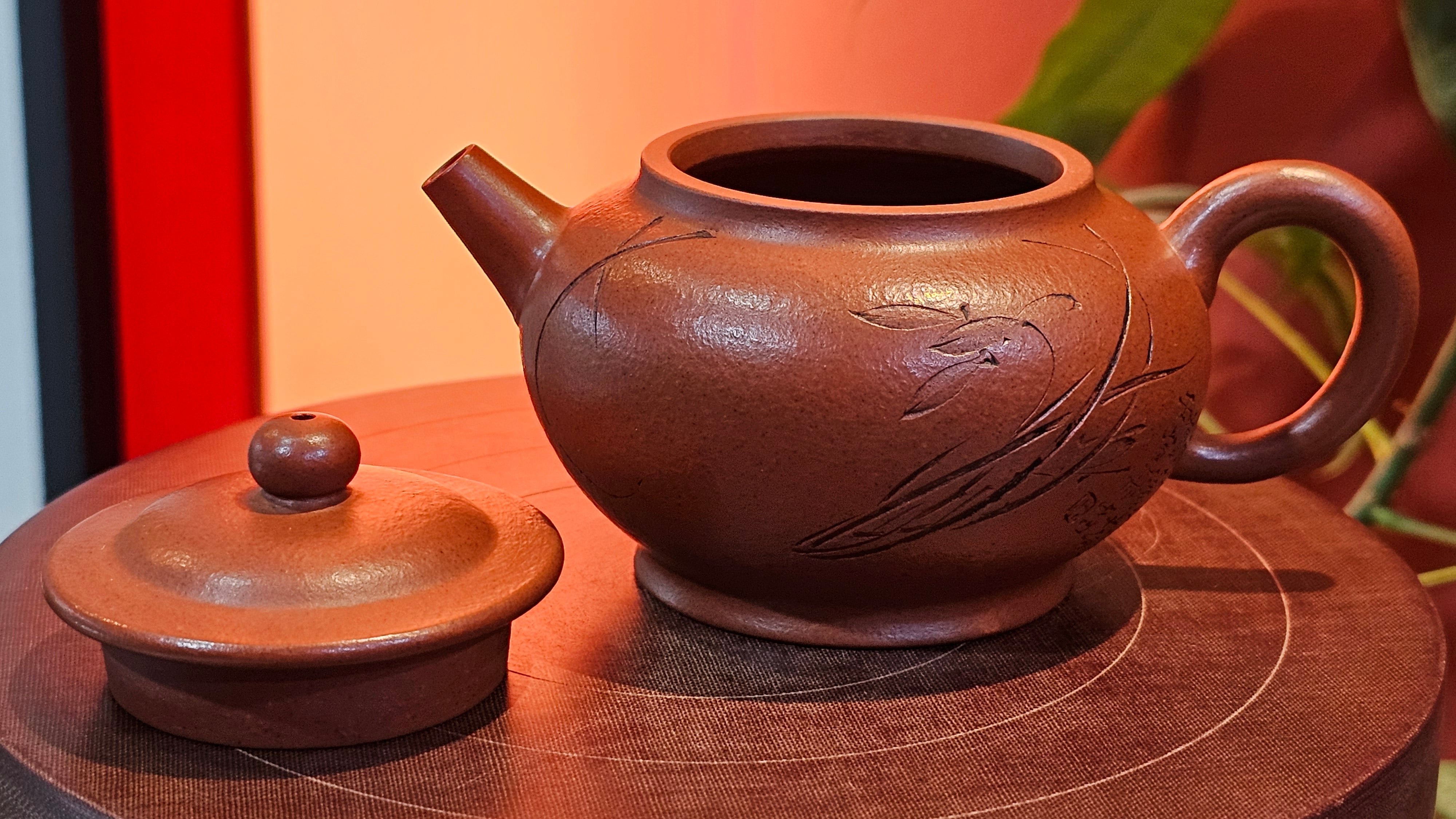 《宫灯》Gong Deng, 170.3ml, Tie Sha Zhu Ni 铁砂朱泥, made by Craftsman Zhu Jie 朱杰 from the YiXing's renowned family for Tie Sha Zhu Ni 铁砂朱泥 ~ Congratulations to Mr T.A., 1337hrs 26th Apr, Samorin, Slovakia 🇸🇰.