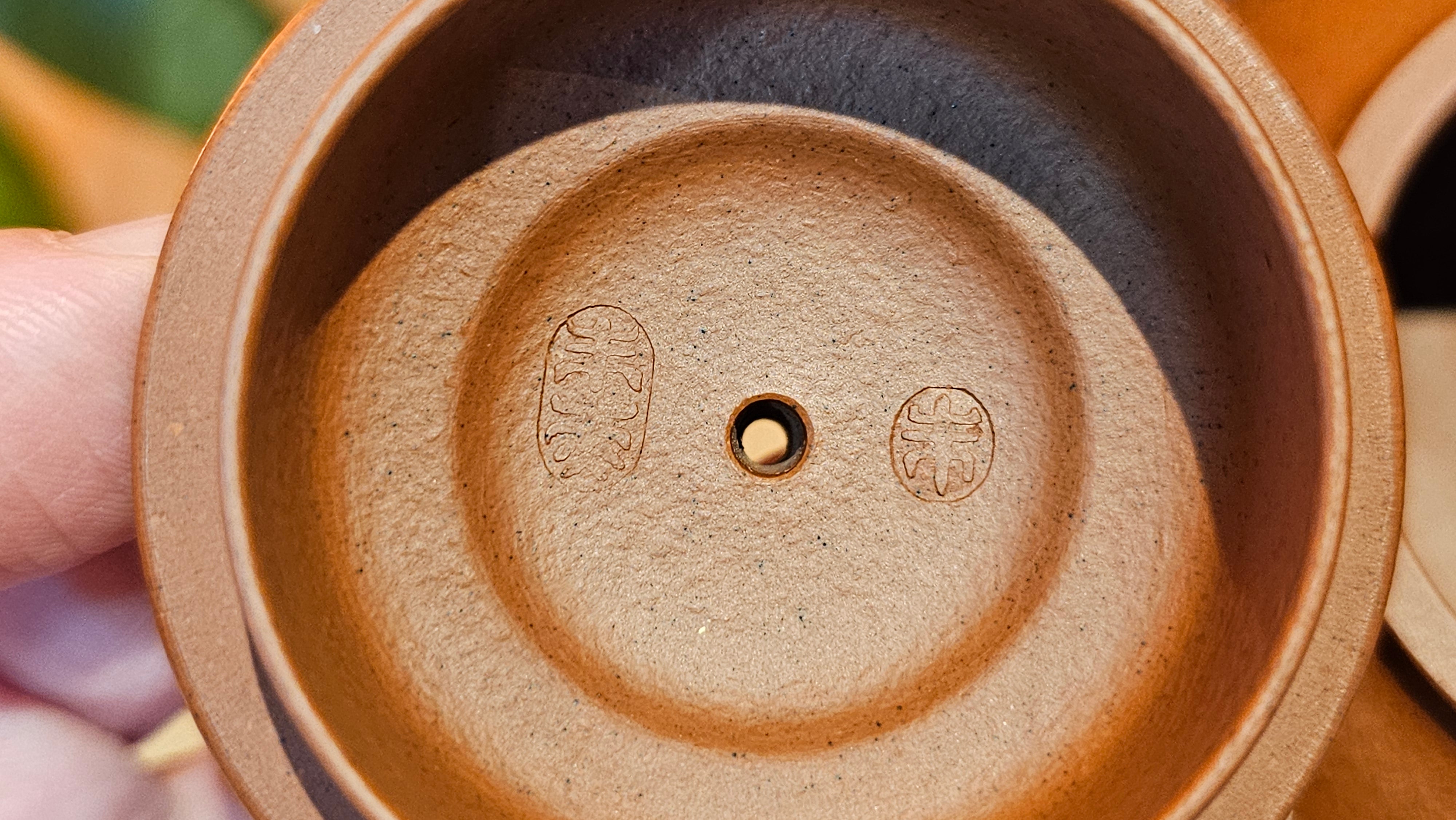 《宫灯》Gong Deng, 170.3ml, Tie Sha Zhu Ni 铁砂朱泥, made by Craftsman Zhu Jie 朱杰 from the YiXing's renowned family for Tie Sha Zhu Ni 铁砂朱泥 ~ Congratulations to Mr T.A., 1337hrs 26th Apr, Samorin, Slovakia 🇸🇰.