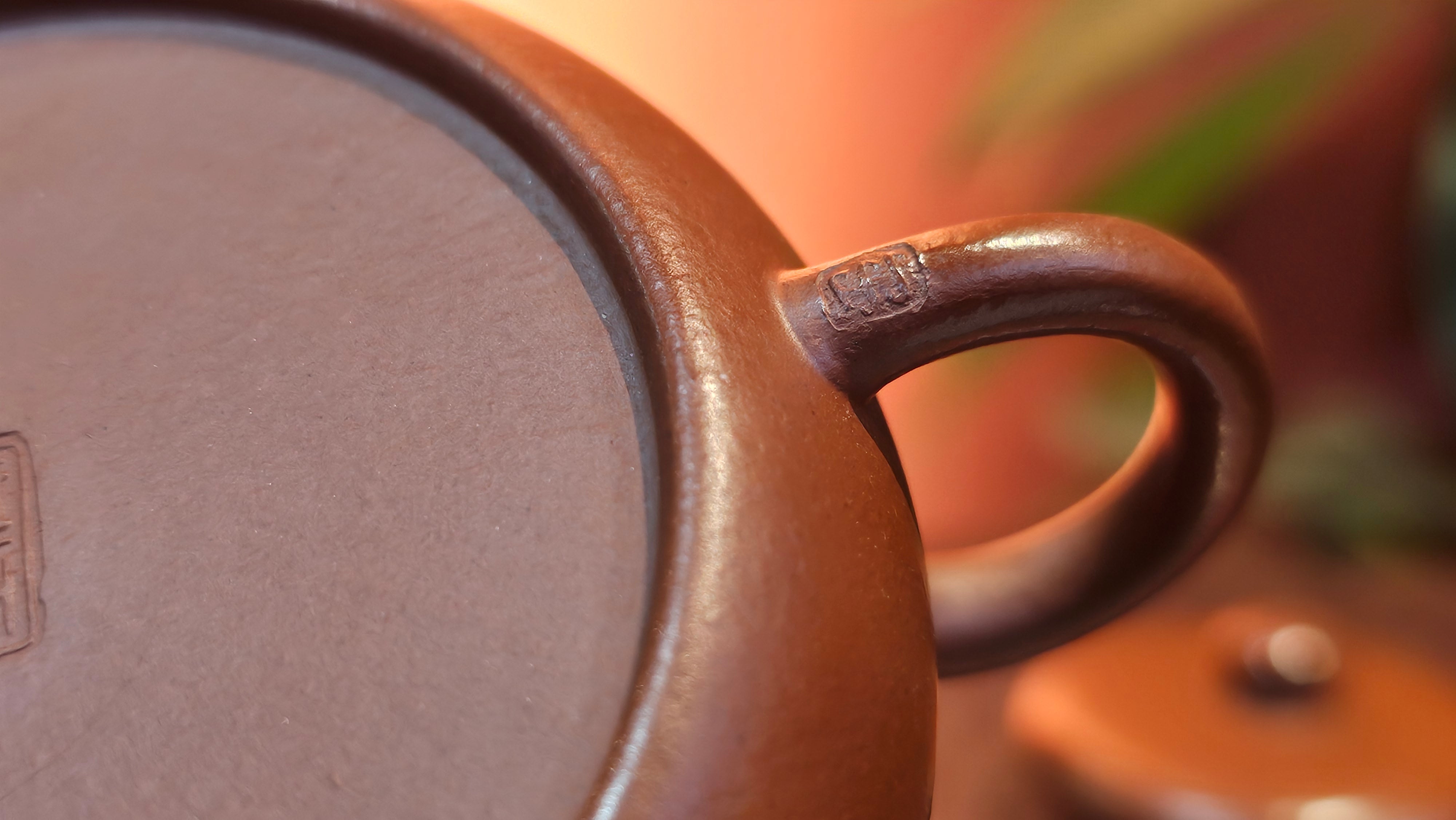 Jing Le 静乐 ~ "Quiet happiness", 101.9ml, Xiao Mei Yao Zhu Ni 小煤窑朱泥, by our Collaborative Craftsman Wang Xing 王兴 ~ Congratulations to Mr V.B., 1849hrs 9th May 2025, Grenoble, France 🇫🇷.