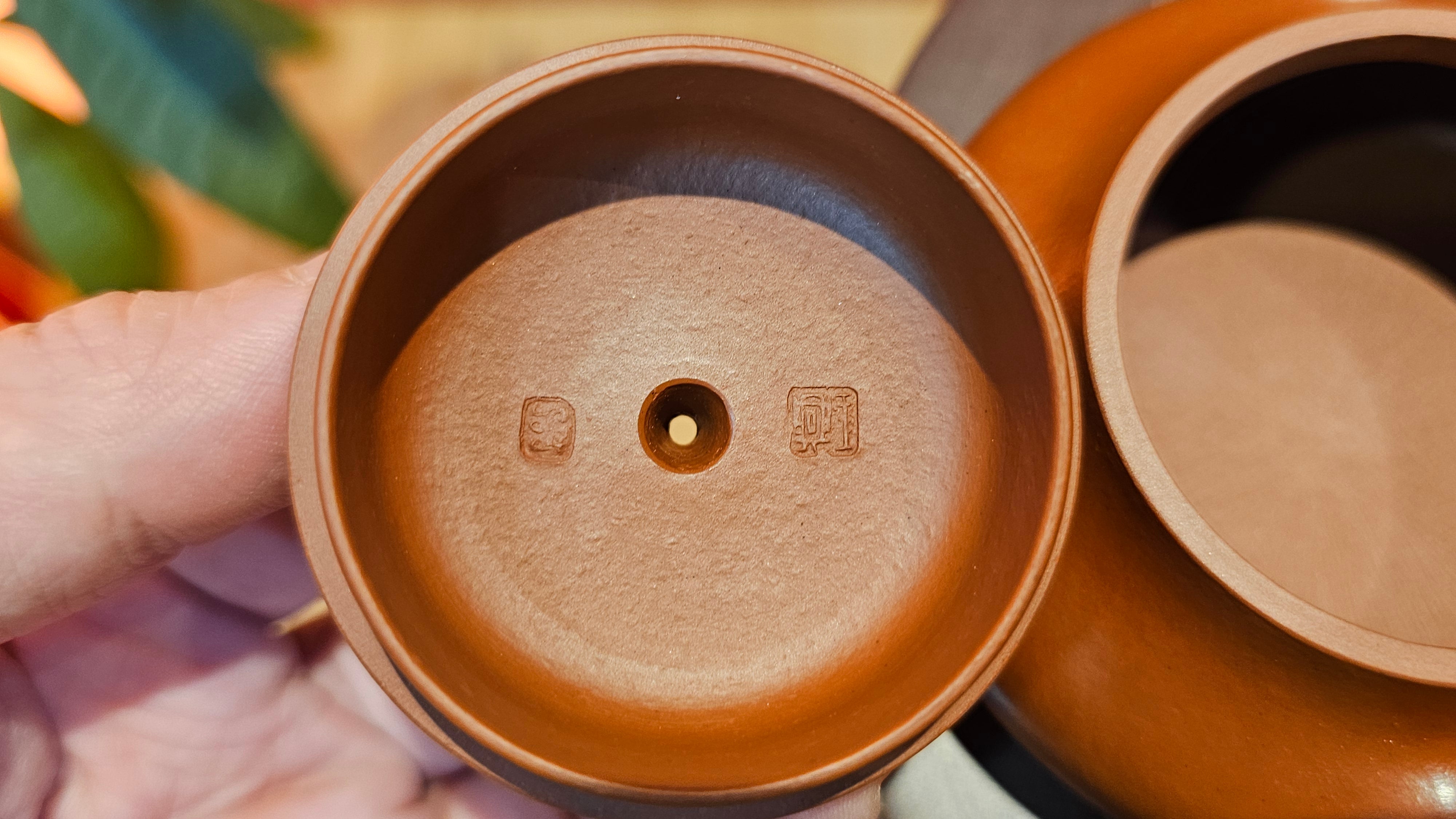 Jing Le 静乐 ~ "Quiet happiness", 101.9ml, Xiao Mei Yao Zhu Ni 小煤窑朱泥, by our Collaborative Craftsman Wang Xing 王兴 ~ Congratulations to Mr V.B., 1849hrs 9th May 2025, Grenoble, France 🇫🇷.