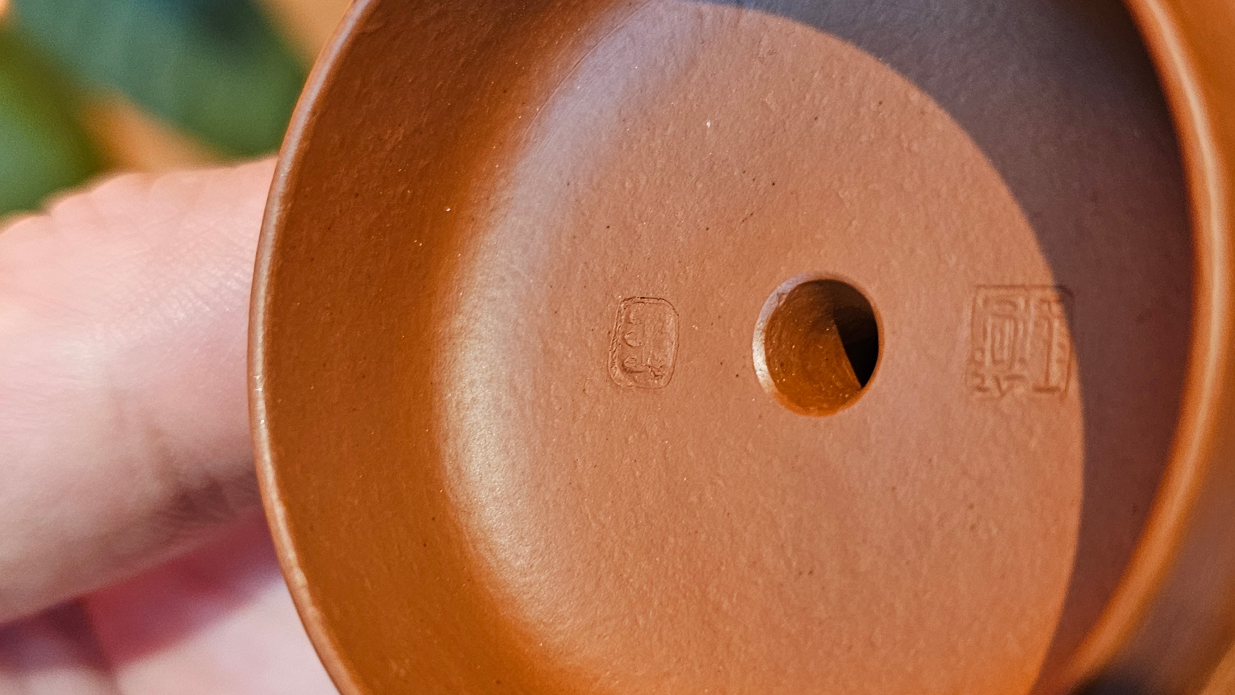 Jing Le 静乐 ~ "Quiet happiness", 101.9ml, Xiao Mei Yao Zhu Ni 小煤窑朱泥, by our Collaborative Craftsman Wang Xing 王兴 ~ Congratulations to Mr V.B., 1849hrs 9th May 2025, Grenoble, France 🇫🇷.