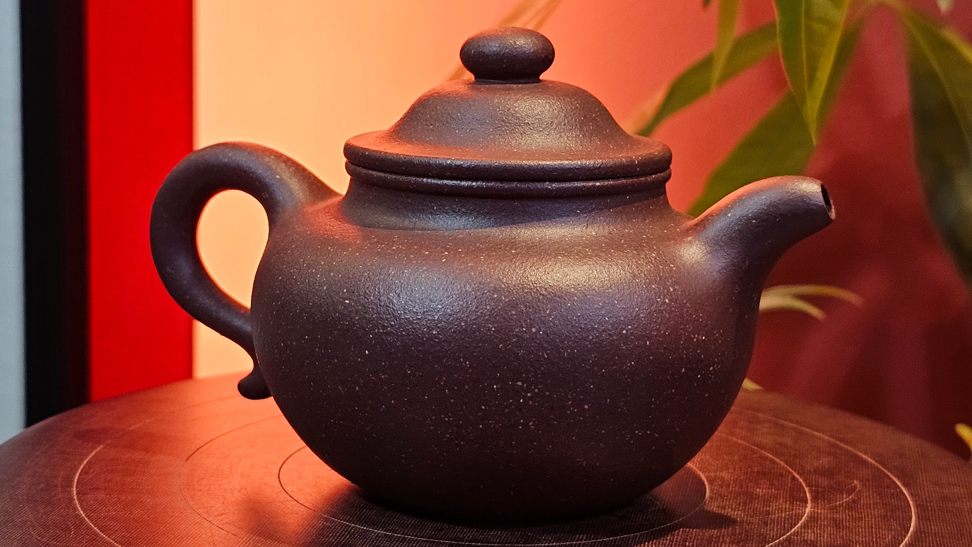 Lian Zi 莲子, 190.1ml, Lao Zi Ni 老紫泥 (Particular High Graininess, and Low Sieve Count), by Craftsman Chen Fa Chu 陈法初 ~ Congratulations to Mr M.H., 1718hrs 8th May 2025, Columbus, OH.