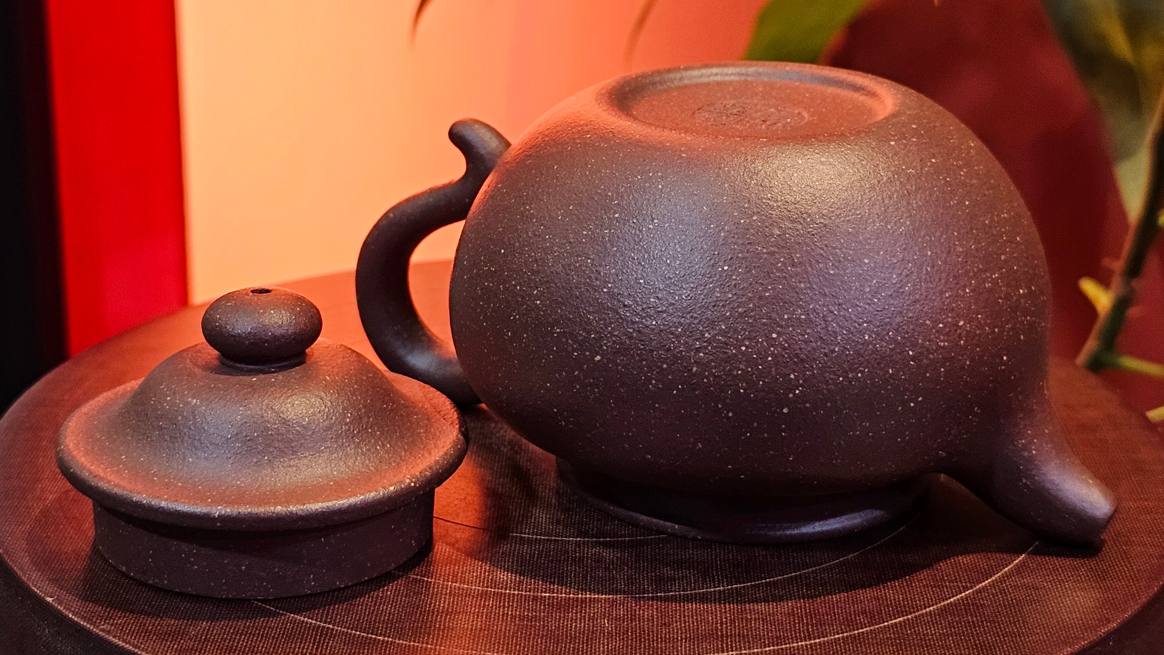 Lian Zi 莲子, 190.1ml, Lao Zi Ni 老紫泥 (Particular High Graininess, and Low Sieve Count), by Craftsman Chen Fa Chu 陈法初 ~ Congratulations to Mr M.H., 1718hrs 8th May 2025, Columbus, OH.