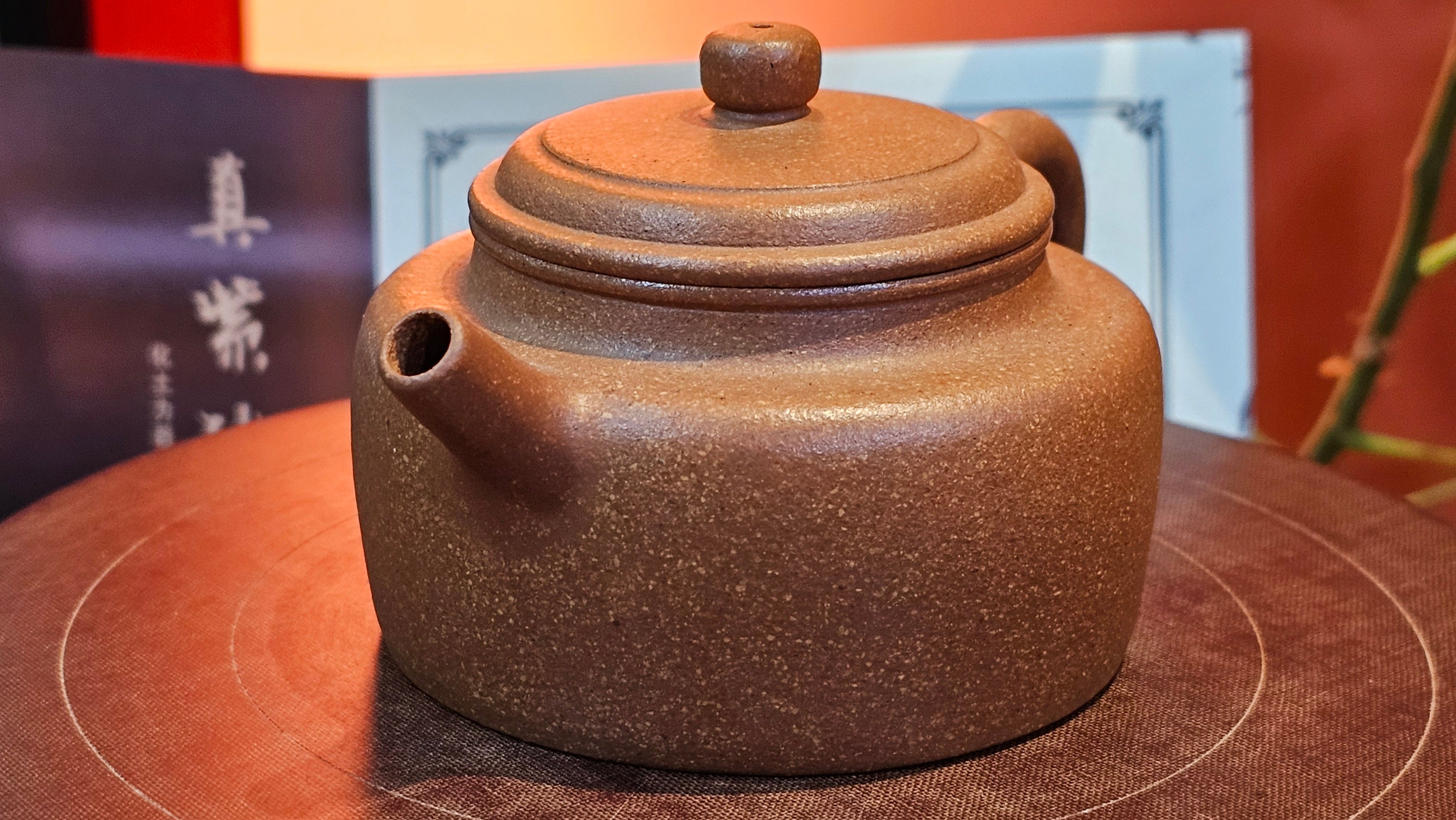 De Zhong 德钟, 165.8ml, Huang Jiang Po Ni 黄降坡泥, by our Collaborative Craftsman Chen Hua Jun 陈华军~ Congratulations to Mr M.R., 1944hrs 11th May, Paisley, Scotland 🇬🇧.