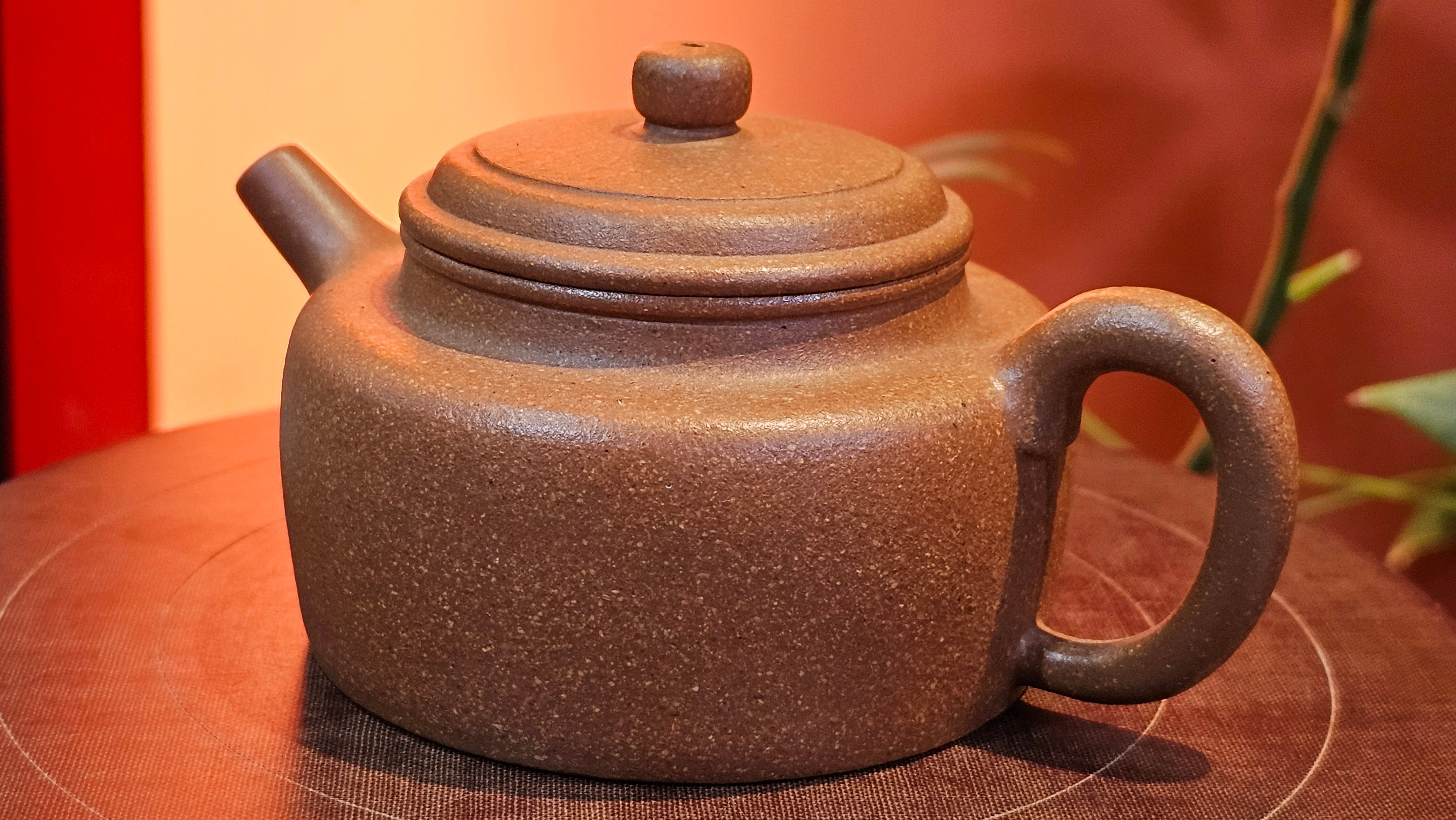 De Zhong 德钟, 165.8ml, Huang Jiang Po Ni 黄降坡泥, by our Collaborative Craftsman Chen Hua Jun 陈华军~ Congratulations to Mr M.R., 1944hrs 11th May, Paisley, Scotland 🇬🇧.