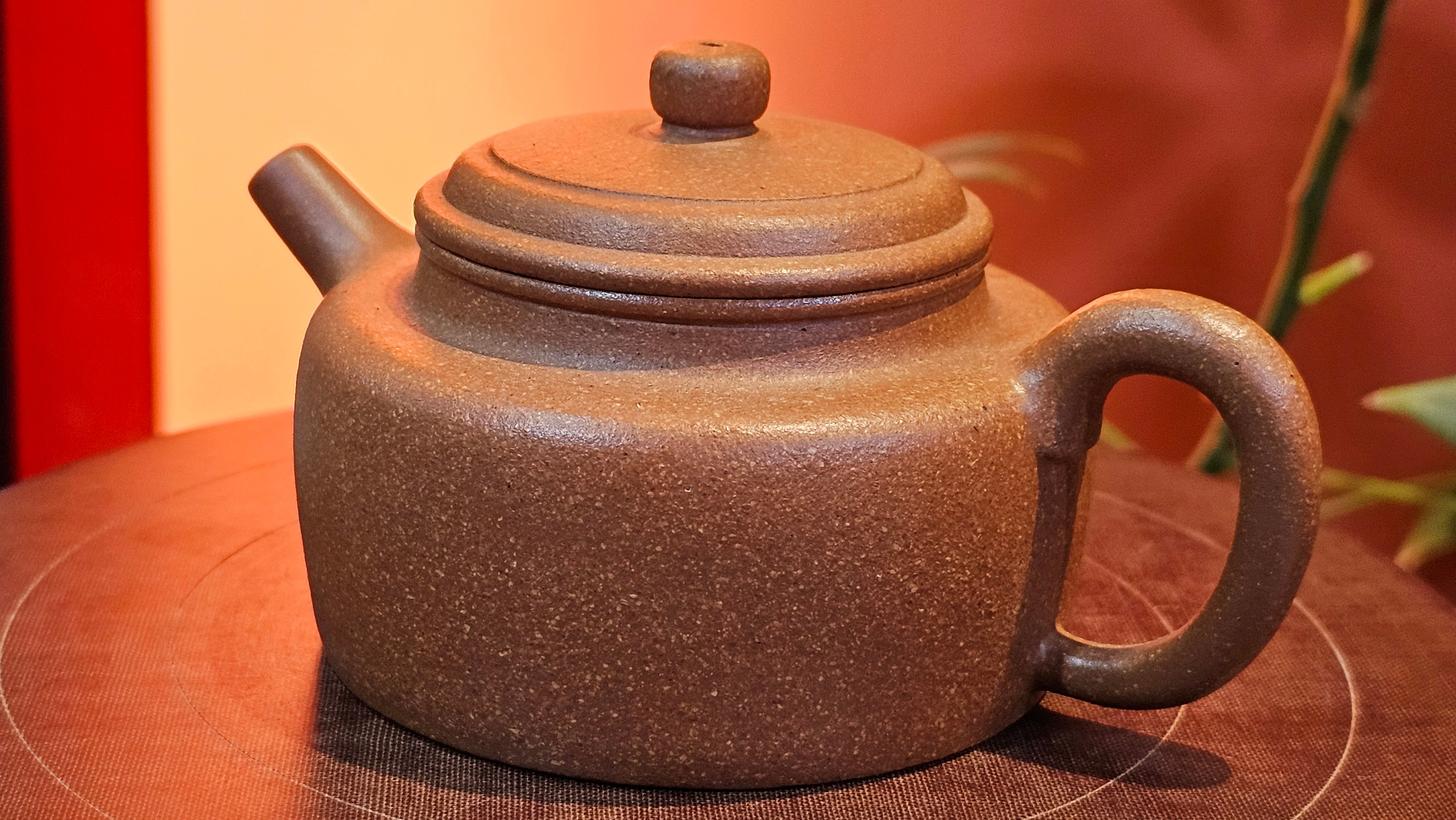 De Zhong 德钟, 165.8ml, Huang Jiang Po Ni 黄降坡泥, by our Collaborative Craftsman Chen Hua Jun 陈华军~ Congratulations to Mr M.R., 1944hrs 11th May, Paisley, Scotland 🇬🇧.