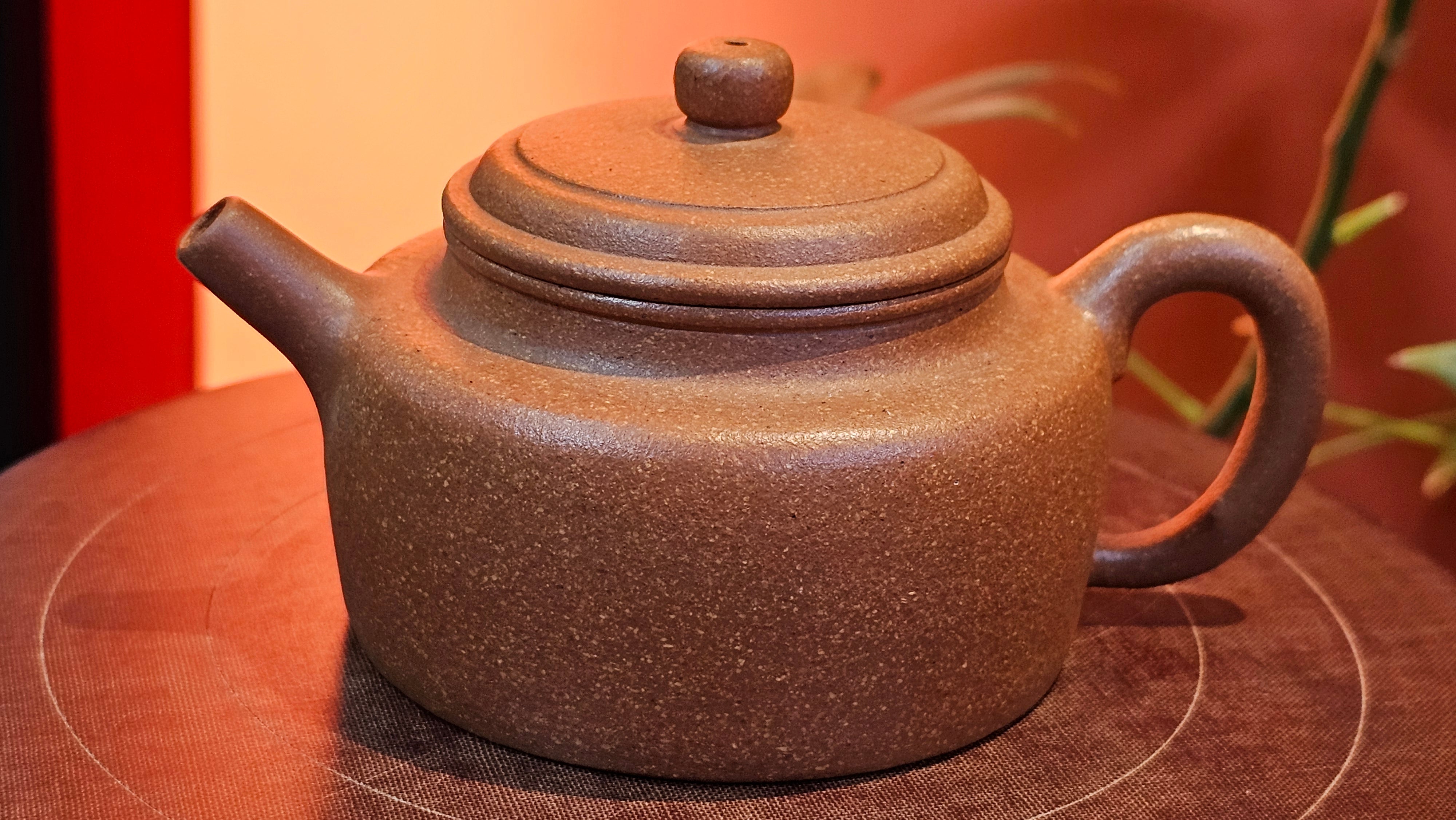 De Zhong 德钟, 165.8ml, Huang Jiang Po Ni 黄降坡泥, by our Collaborative Craftsman Chen Hua Jun 陈华军~ Congratulations to Mr M.R., 1944hrs 11th May, Paisley, Scotland 🇬🇧.