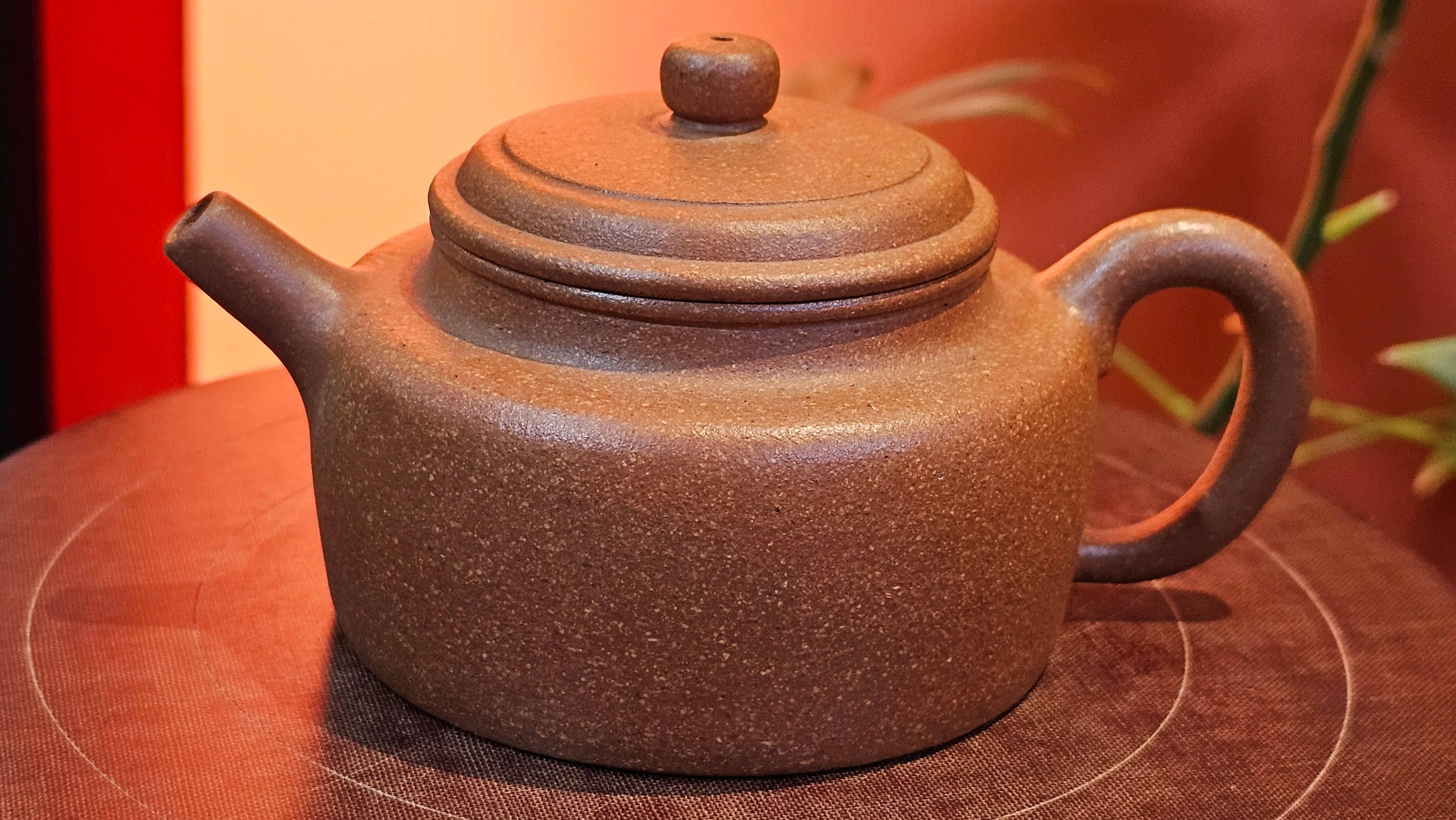 De Zhong 德钟, 165.8ml, Huang Jiang Po Ni 黄降坡泥, by our Collaborative Craftsman Chen Hua Jun 陈华军~ Congratulations to Mr M.R., 1944hrs 11th May, Paisley, Scotland 🇬🇧.