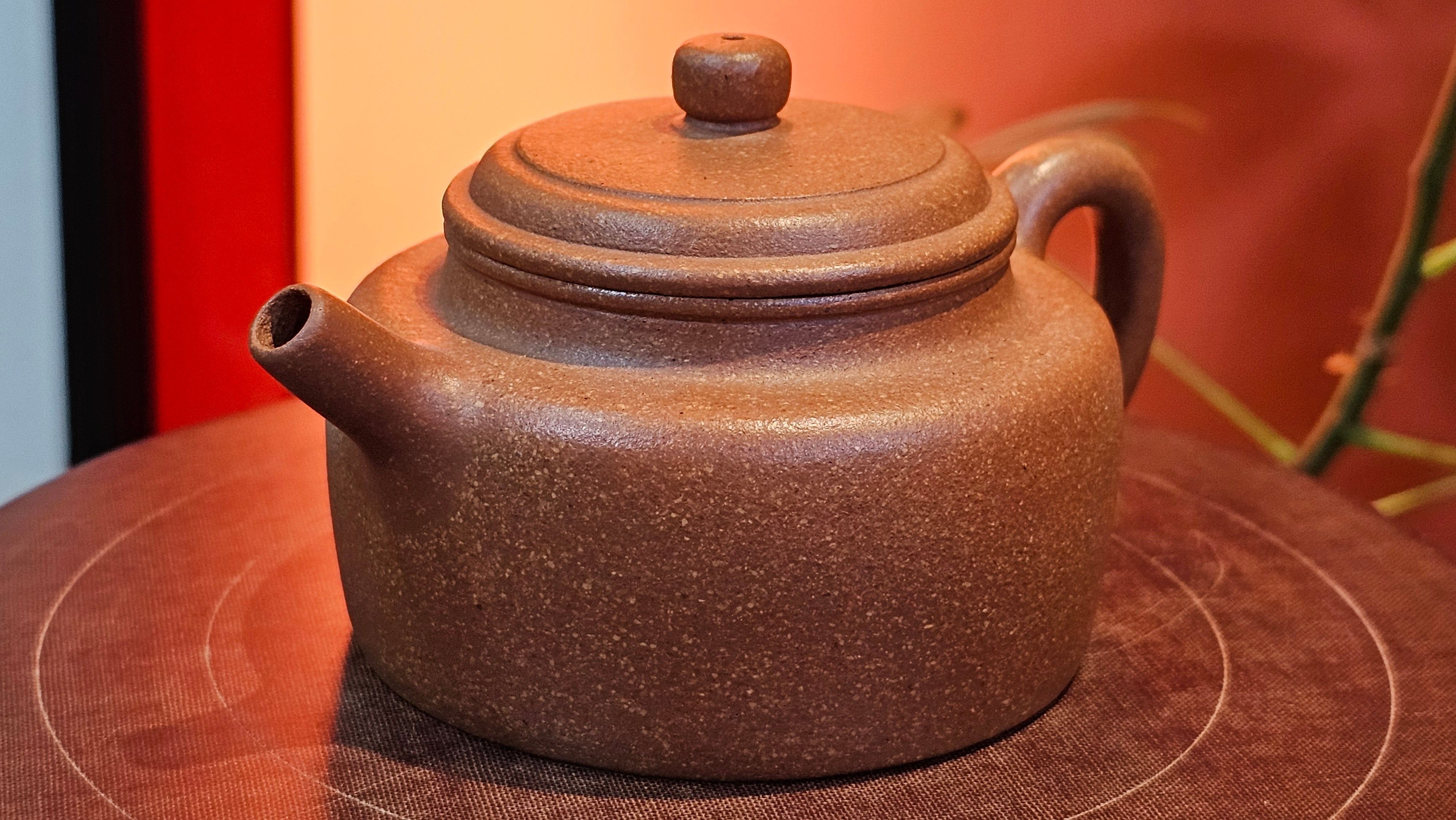 De Zhong 德钟, 165.8ml, Huang Jiang Po Ni 黄降坡泥, by our Collaborative Craftsman Chen Hua Jun 陈华军~ Congratulations to Mr M.R., 1944hrs 11th May, Paisley, Scotland 🇬🇧.