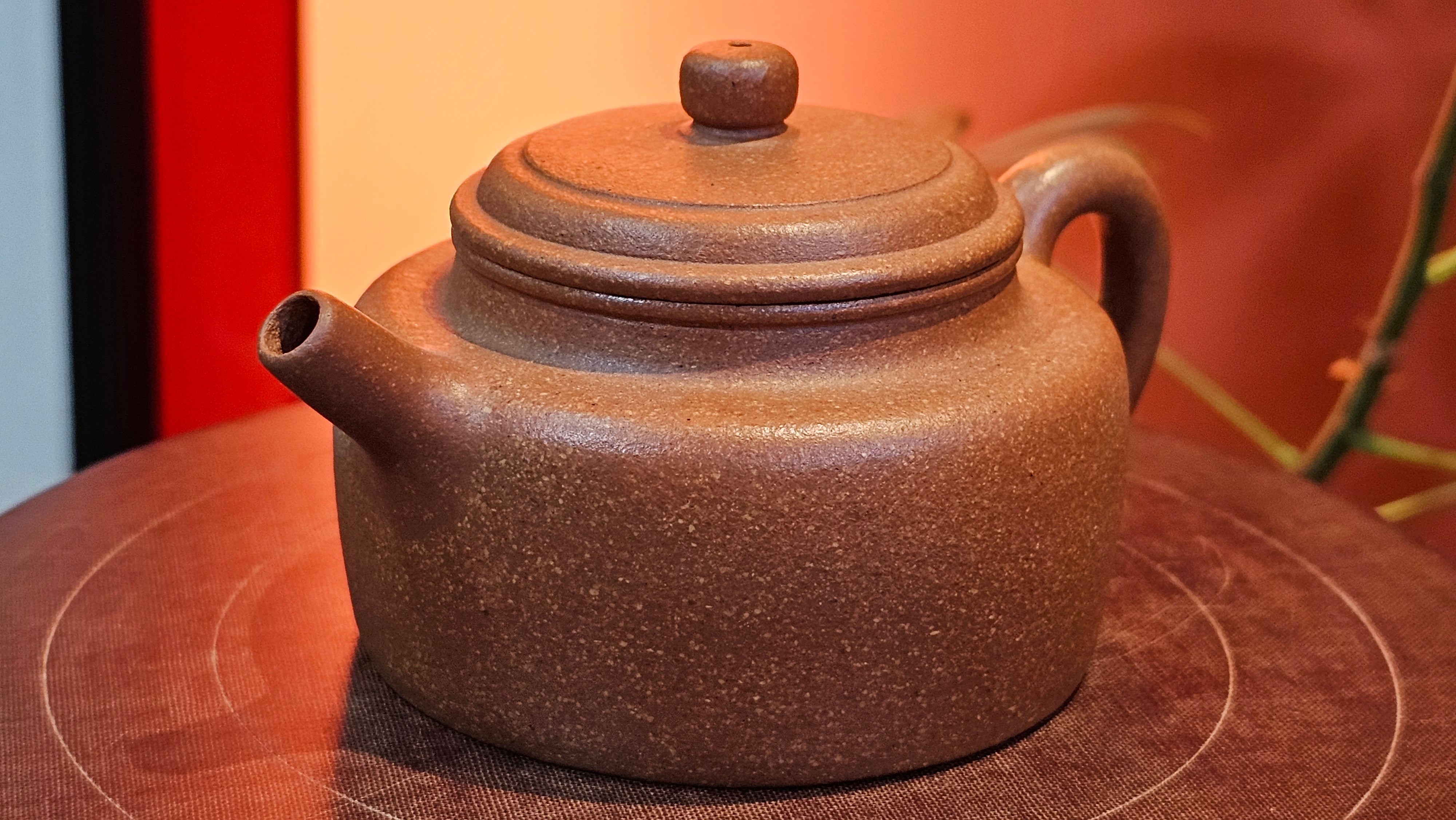 De Zhong 德钟, 165.8ml, Huang Jiang Po Ni 黄降坡泥, by our Collaborative Craftsman Chen Hua Jun 陈华军~ Congratulations to Mr M.R., 1944hrs 11th May, Paisley, Scotland 🇬🇧.